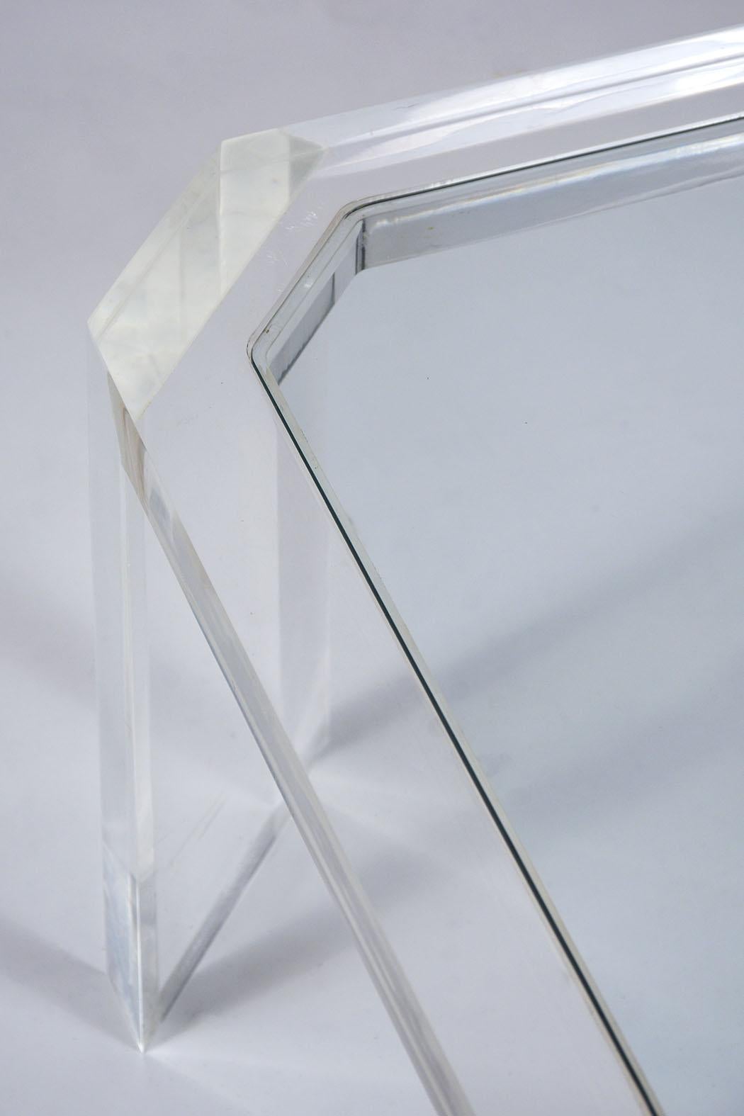 1970's Mid Century Lucite & Glass Coffee Table In Fair Condition In Los Angeles, CA