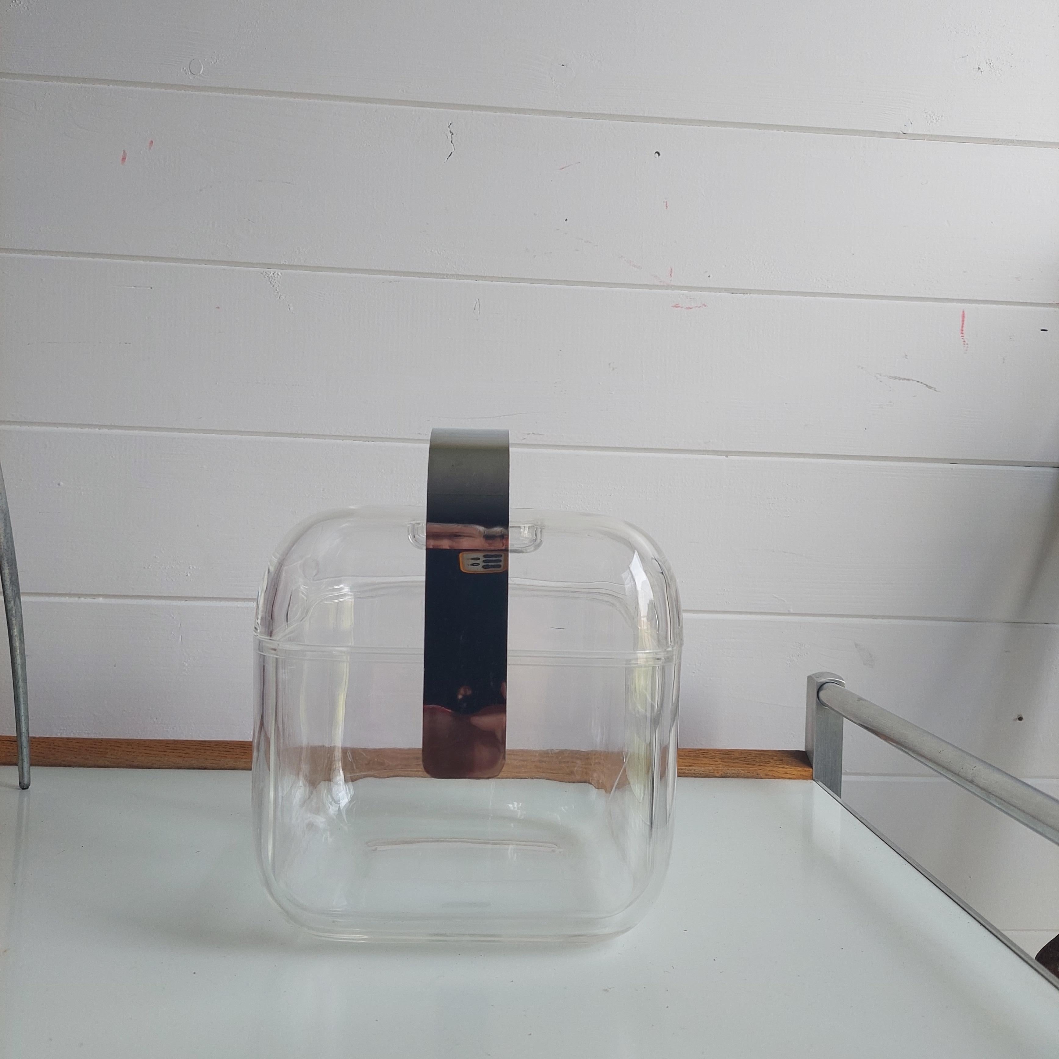 Mid-Century Lucite Ice Bucket by Ambrogio Pozzi for Guzzini Italy 70s 2