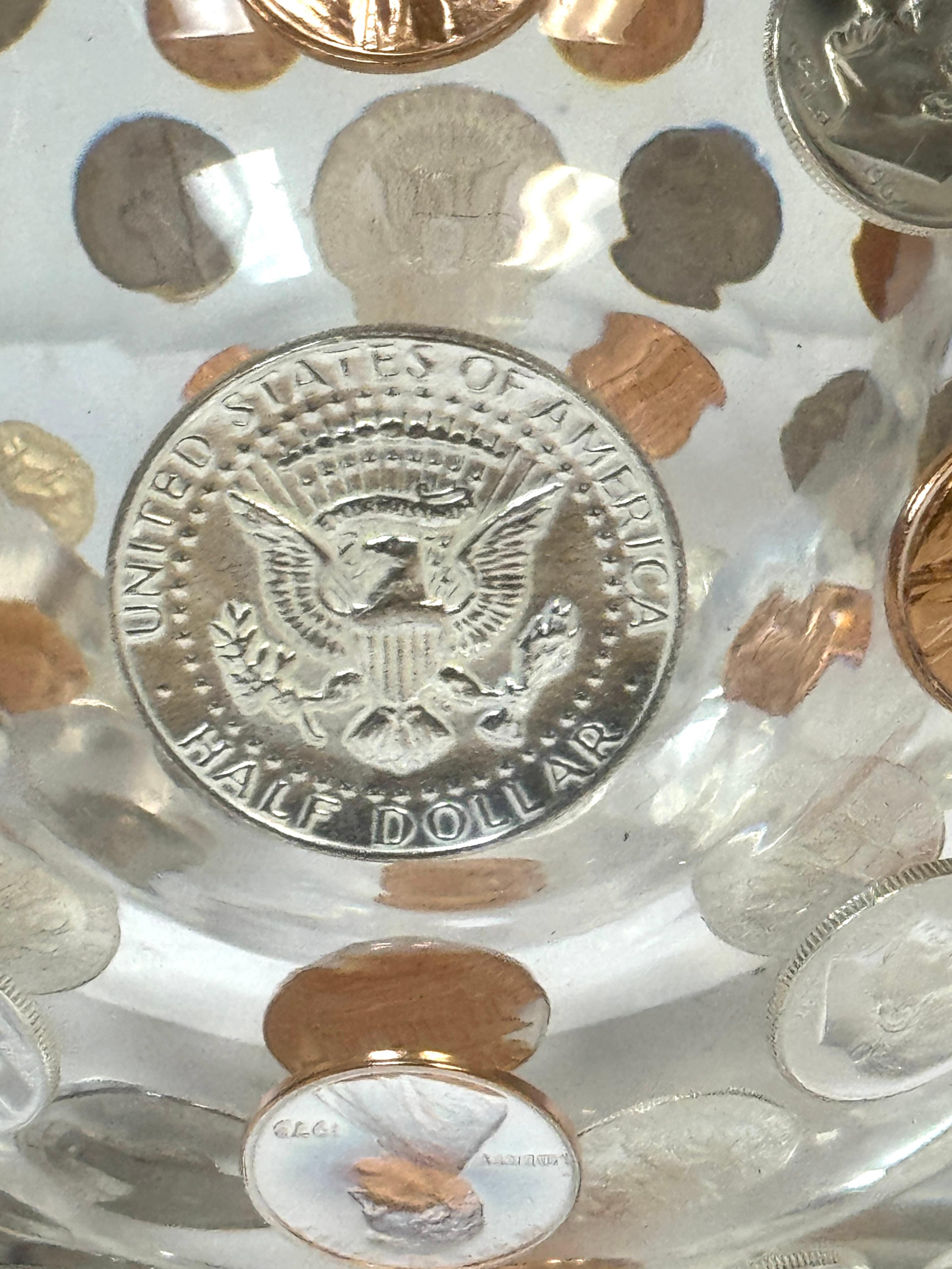 Mid-Century Lucite Ice Bucket with Embedded U.S. Coins, circa 1975 en venta 8