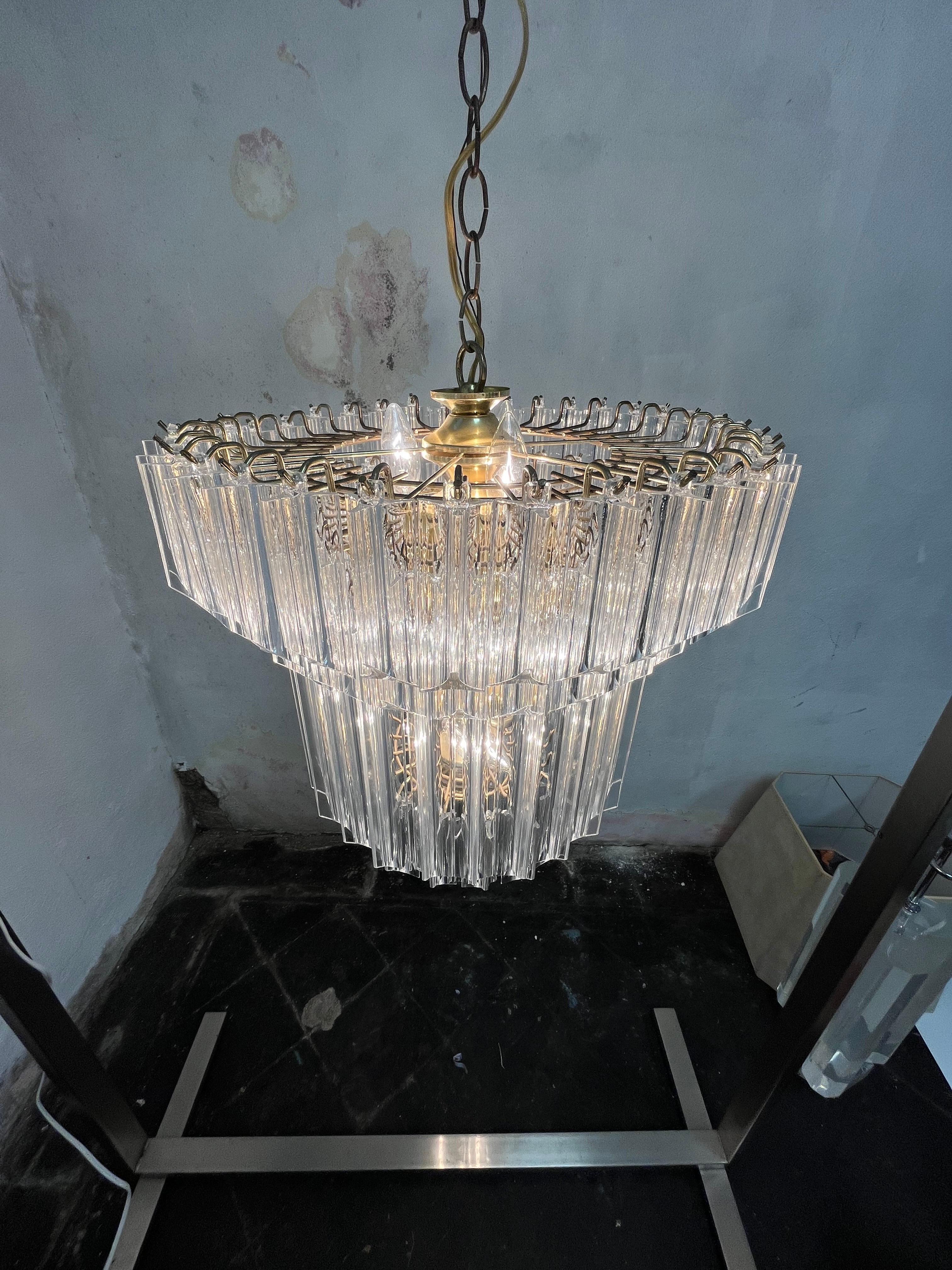 Americano Lampadario a prisma in lucite del metà secolo a 6 piani in vendita