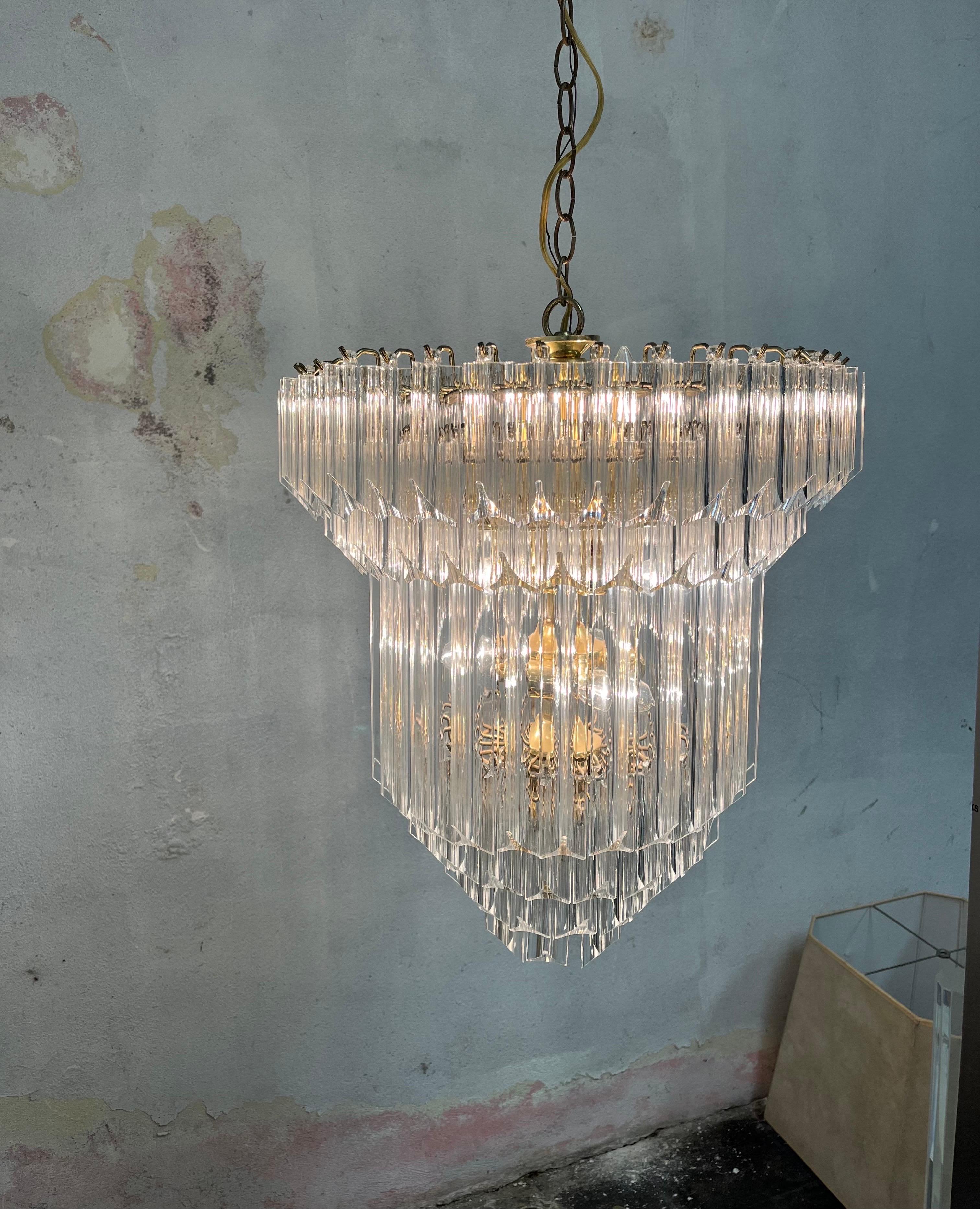 XX secolo Lampadario a prisma in lucite del metà secolo a 6 piani in vendita