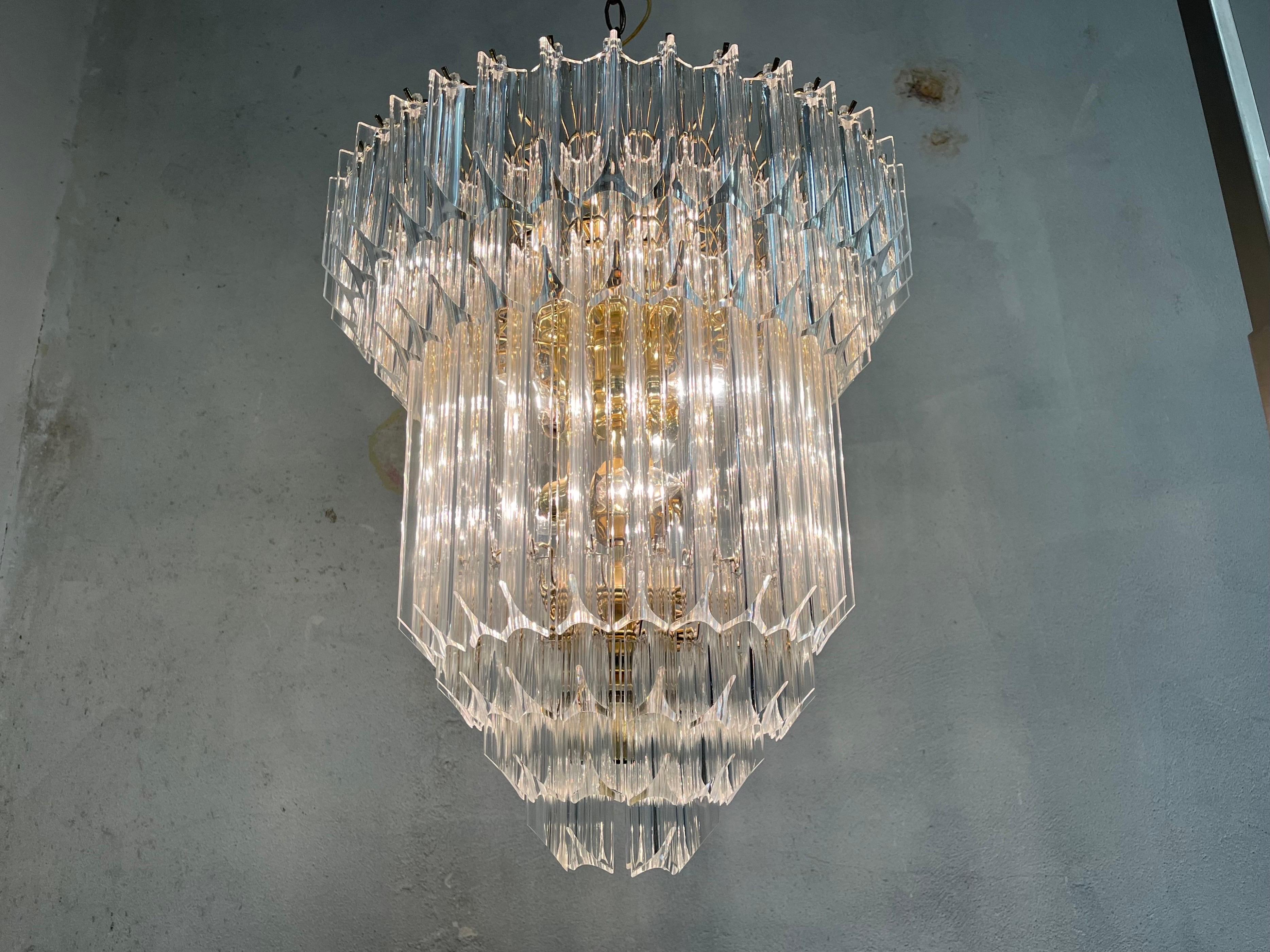 Lampadario a prisma in lucite del metà secolo a 6 piani in vendita 1