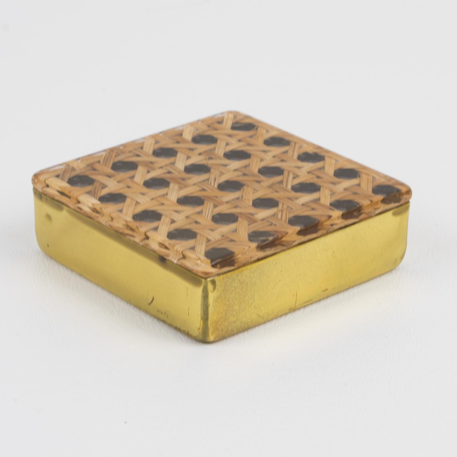 Coffret à briquets en lucite, rotin et laiton du milieu du siècle en vente 3