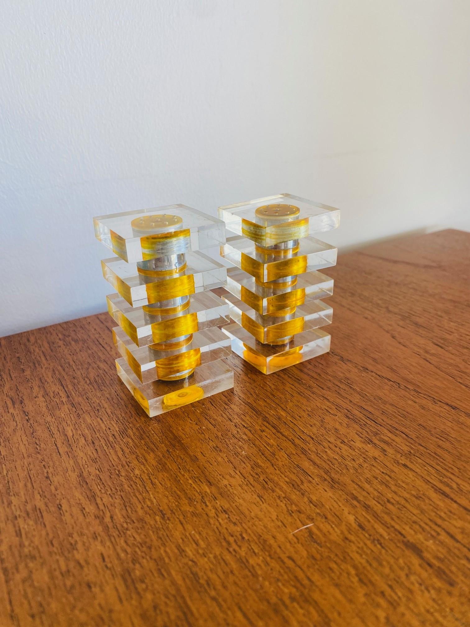 Hollywood Regency Mid Century Lucite Salt and Pepper Shakers in the style of Ritts Astrolite For Sale