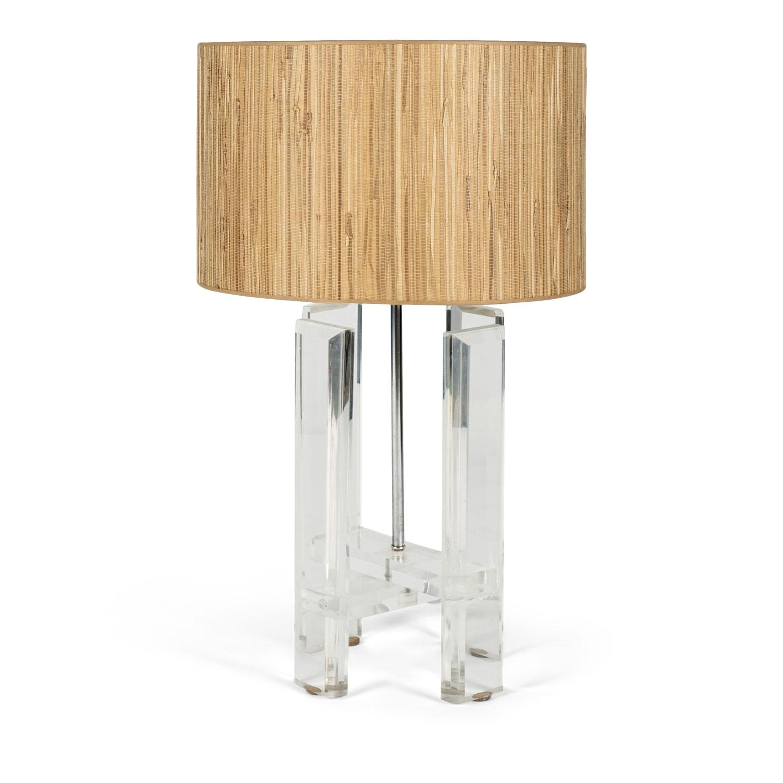 Mid-Century Lucite Table Lamp For Sale 1