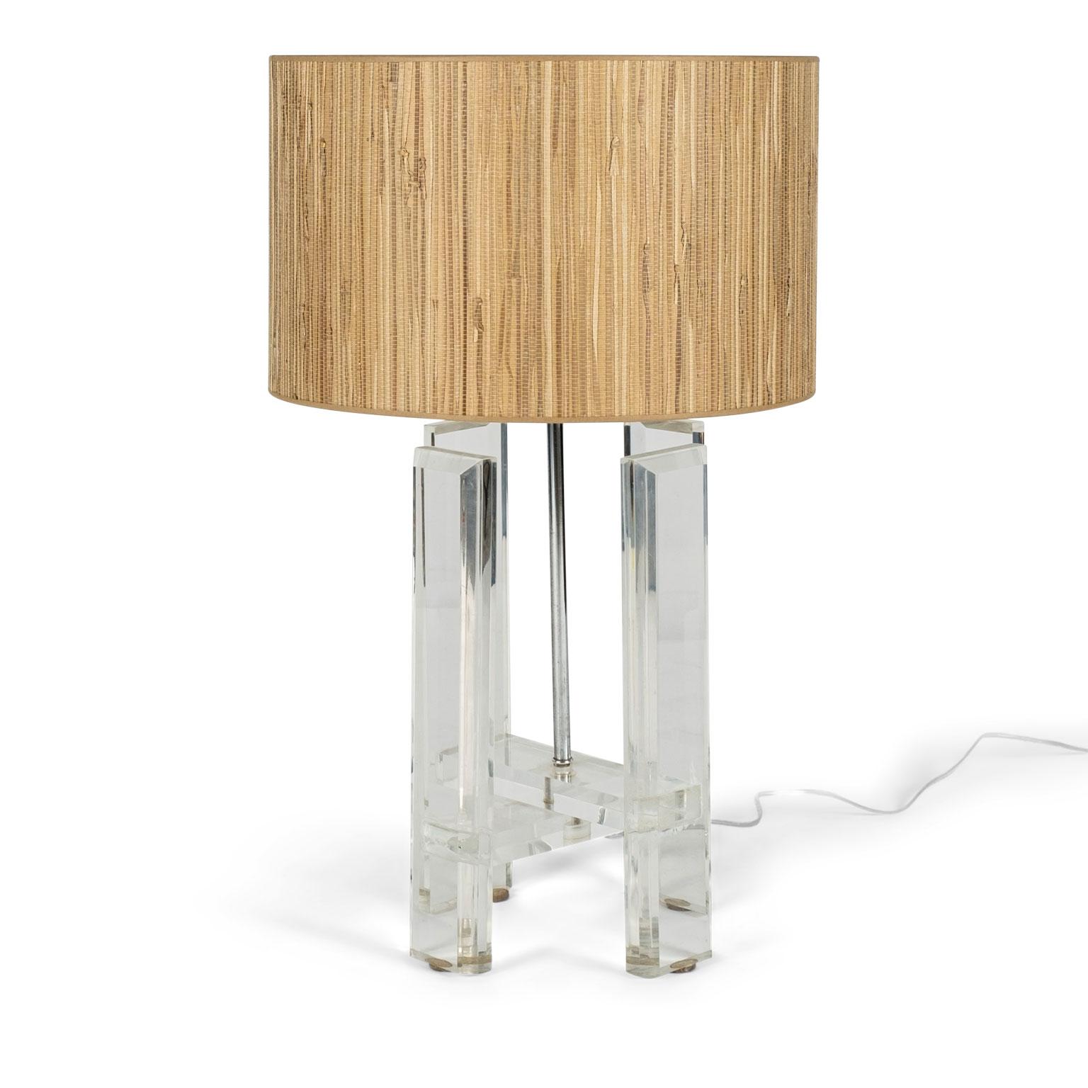 Mid-Century Lucite Table Lamp For Sale 2