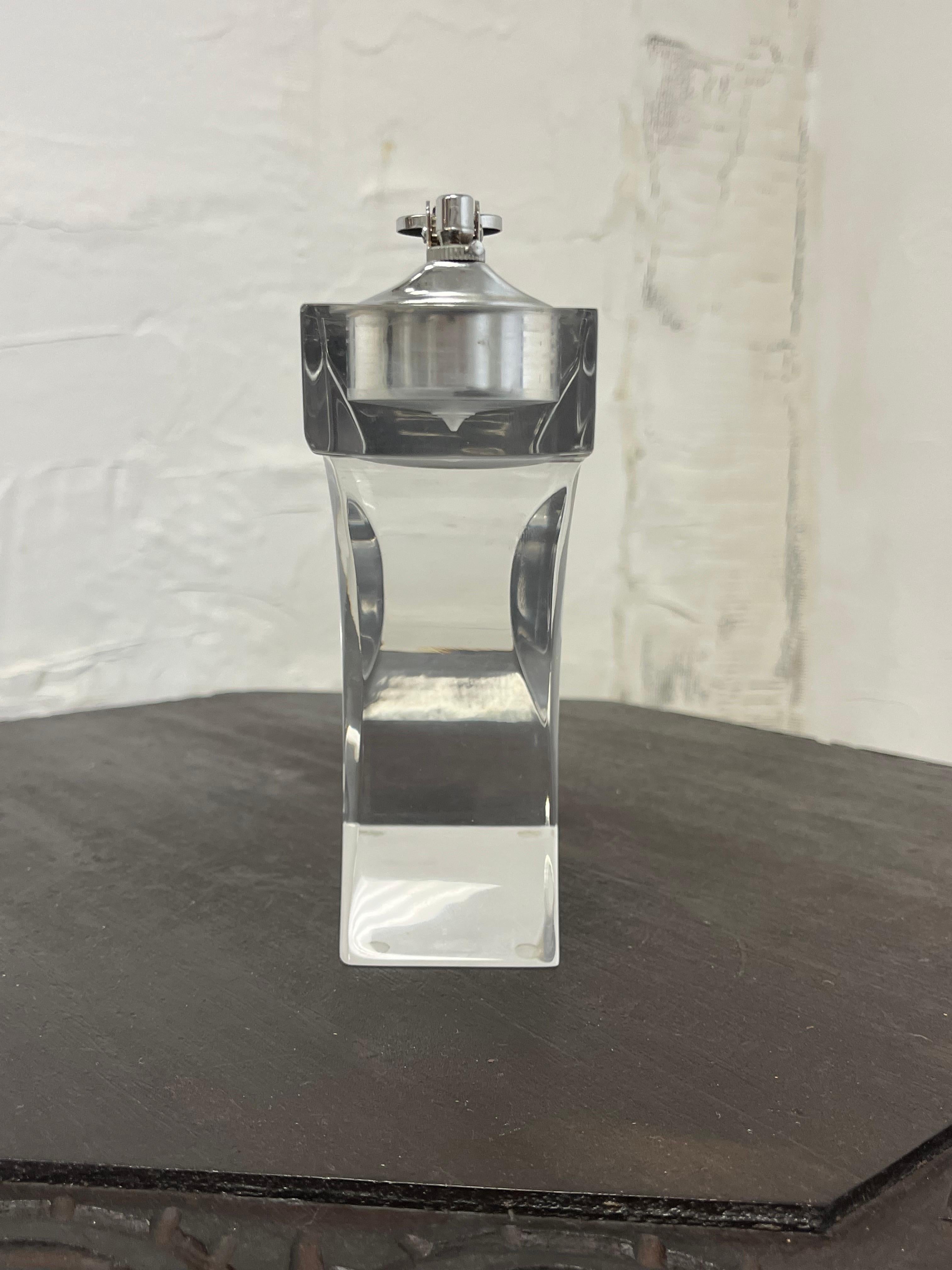 Mid Century Lucite Table Lighter In Good Condition For Sale In W Allenhurst, NJ