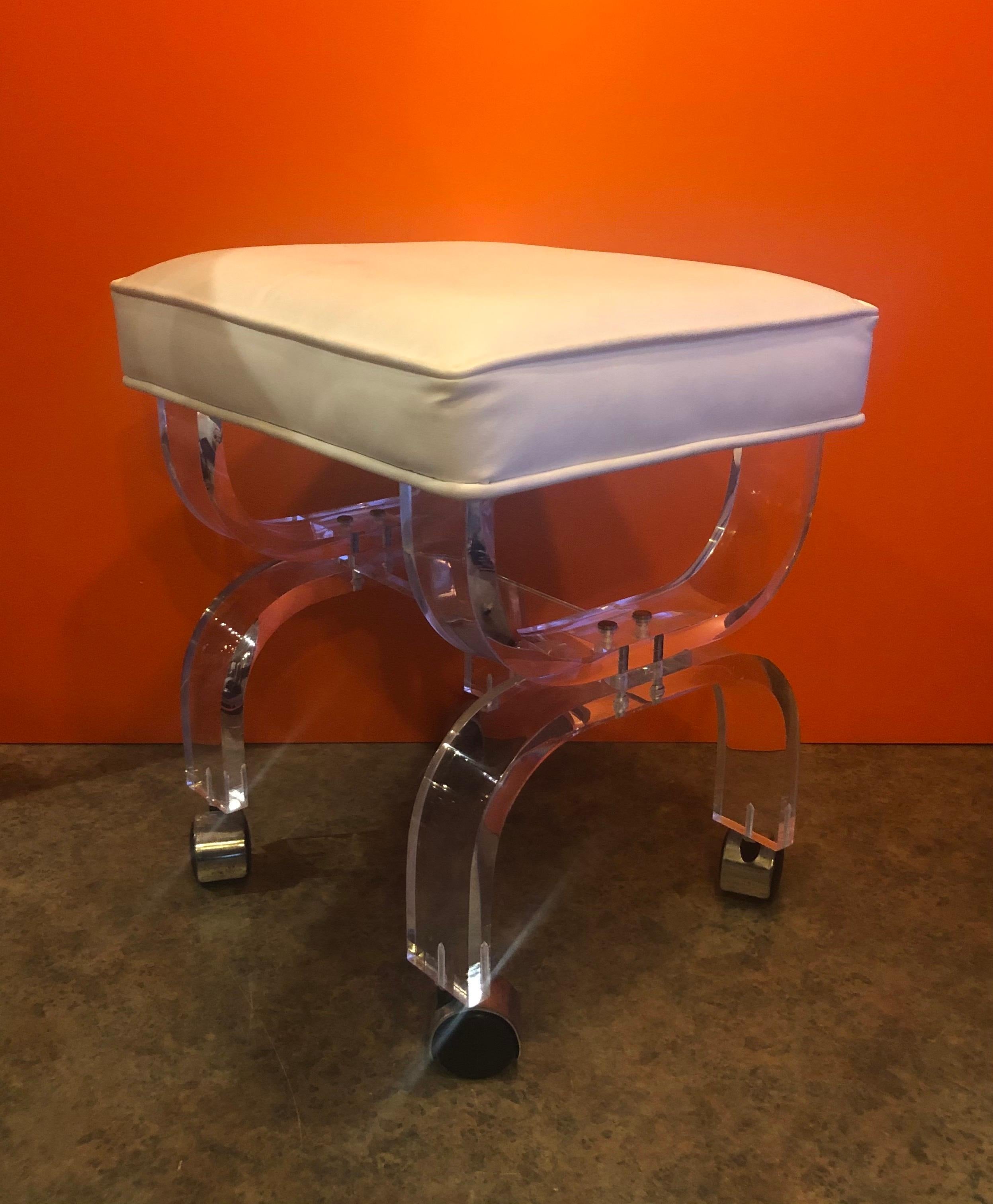 Midcentury Lucite Vanity Stool or Bench with White Seat In Good Condition In San Diego, CA