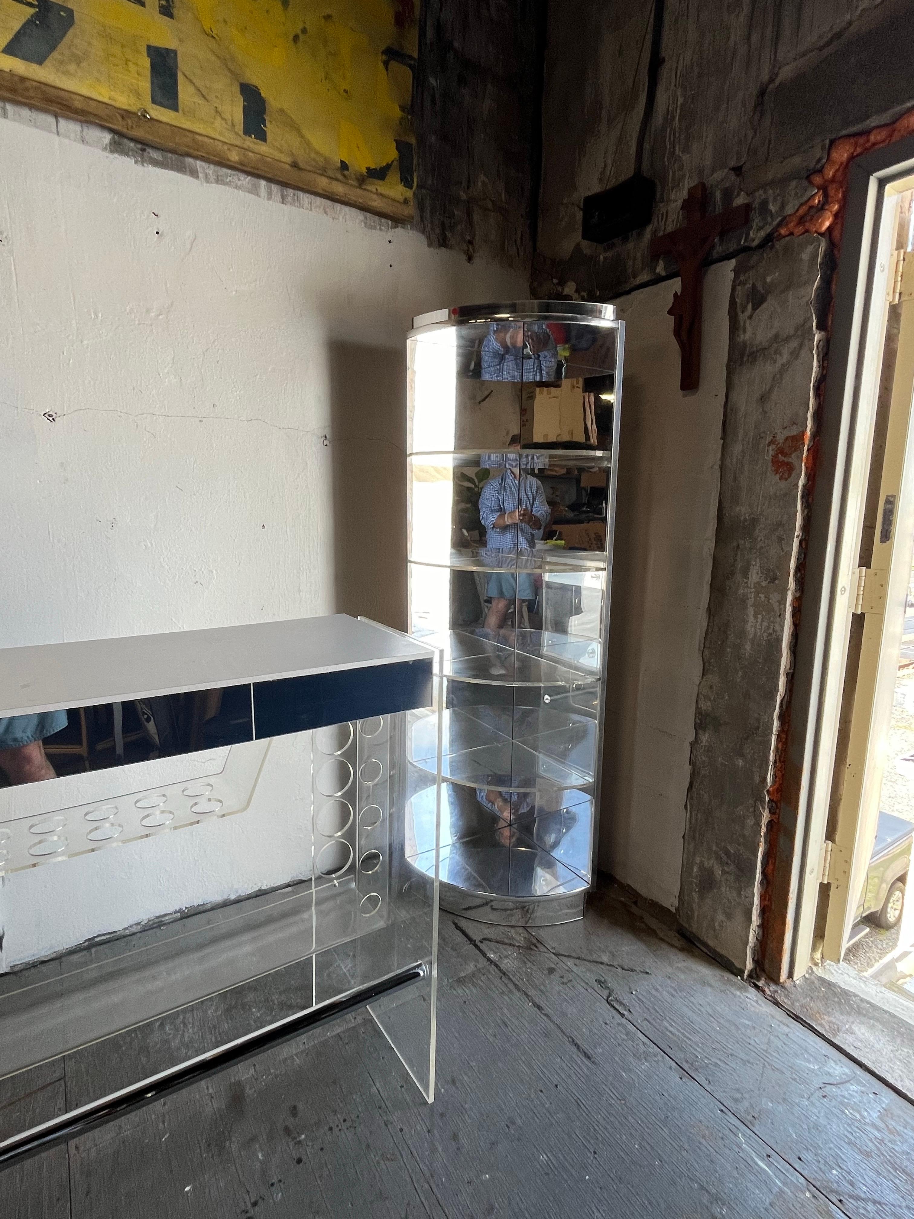 Mid Century Luigi Bardini Illuminated Lucite Bar and Corner Shelving For Sale 5