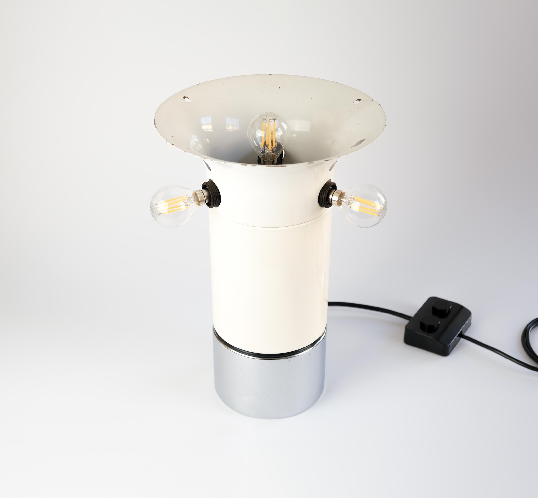 Mid-Century Luigi Massoni „Brumbury“ Tischlampe aus der Mitte des Jahrhunderts für Guzzini, Italien 1969 4