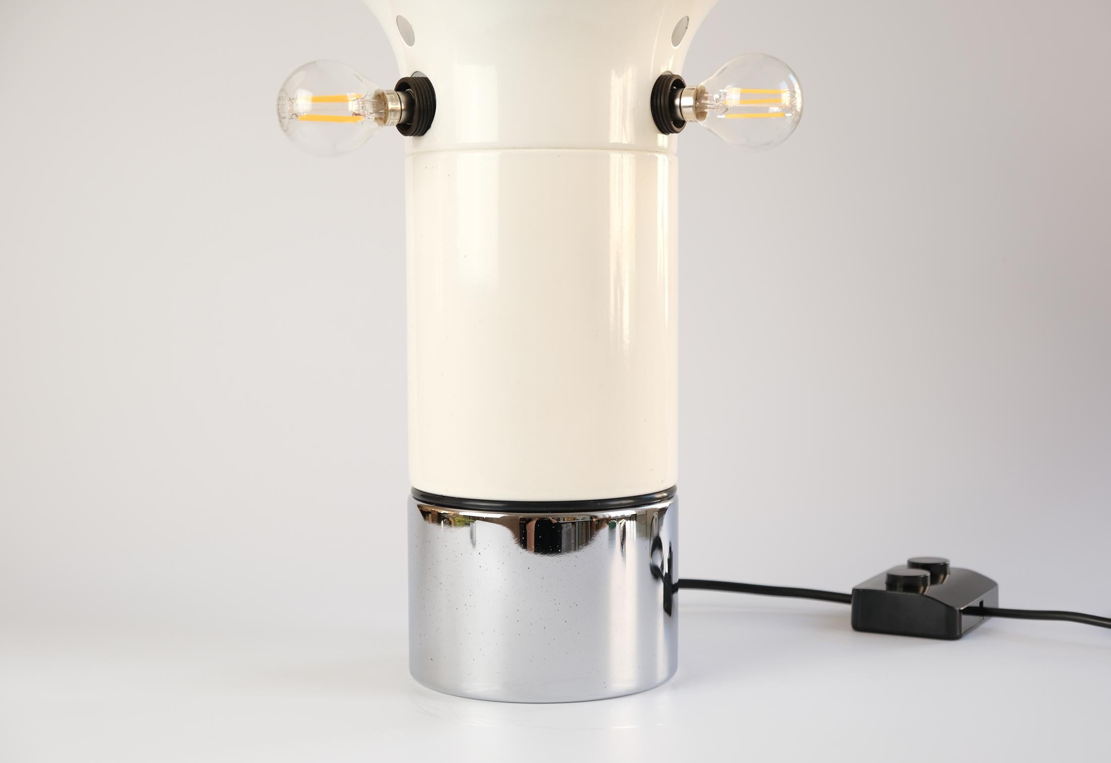 Mid-Century Luigi Massoni „Brumbury“ Tischlampe aus der Mitte des Jahrhunderts für Guzzini, Italien 1969 6