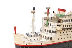Modelo de barco de línea de lujo de mediados de siglo