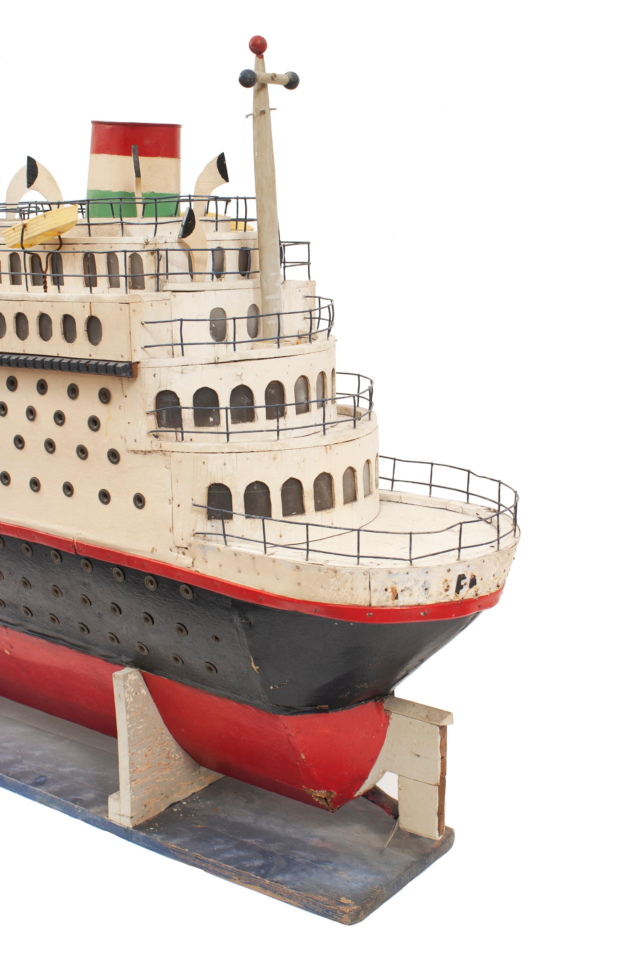 Mid-Century Modern Mid-Century Luxury Liner Ship Model For Sale