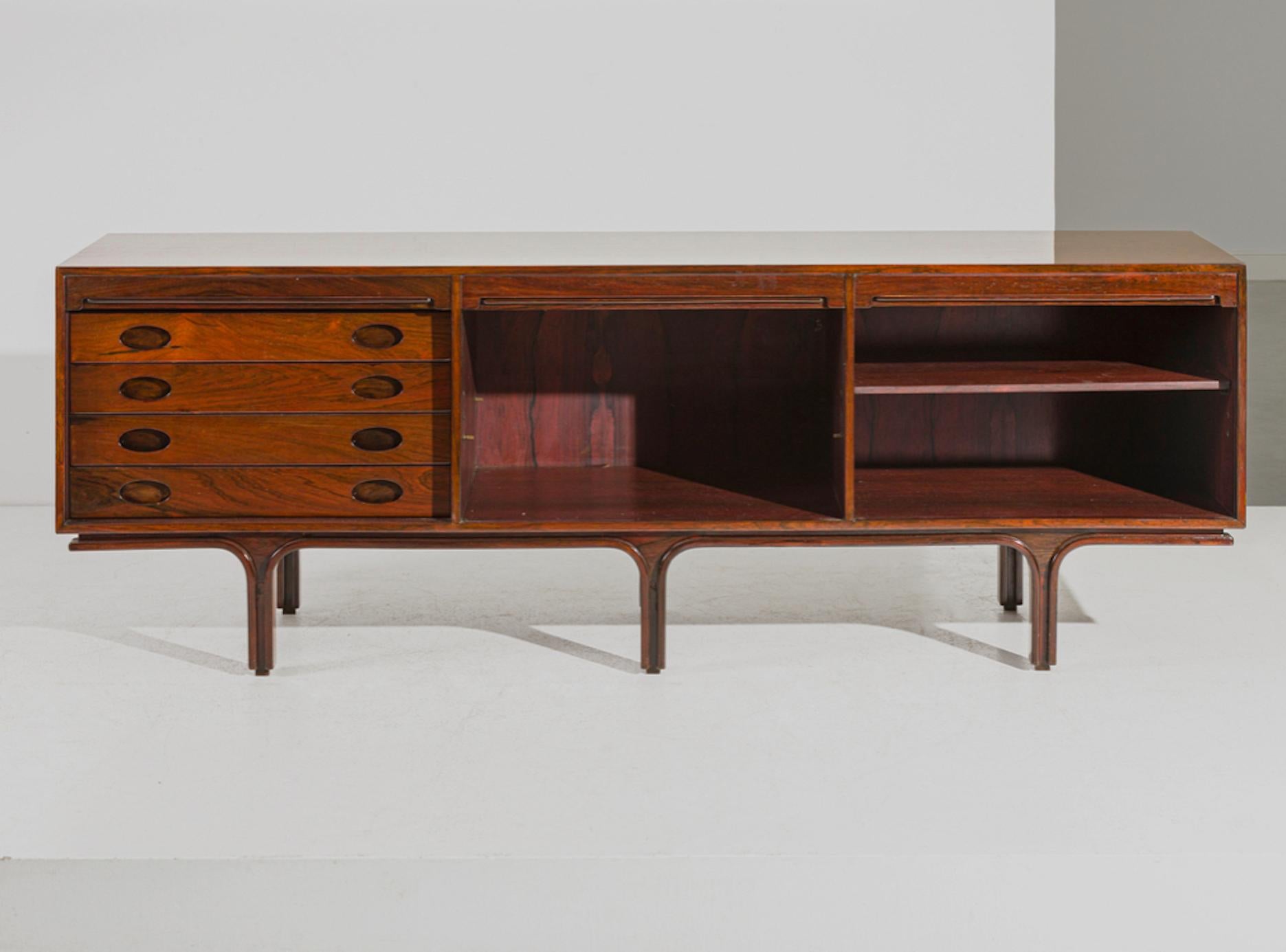 Mid-Century moderno Credenza M. 501 di metà secolo di Gianfranco Frattini per Bernini, Italia, anni '60 in vendita