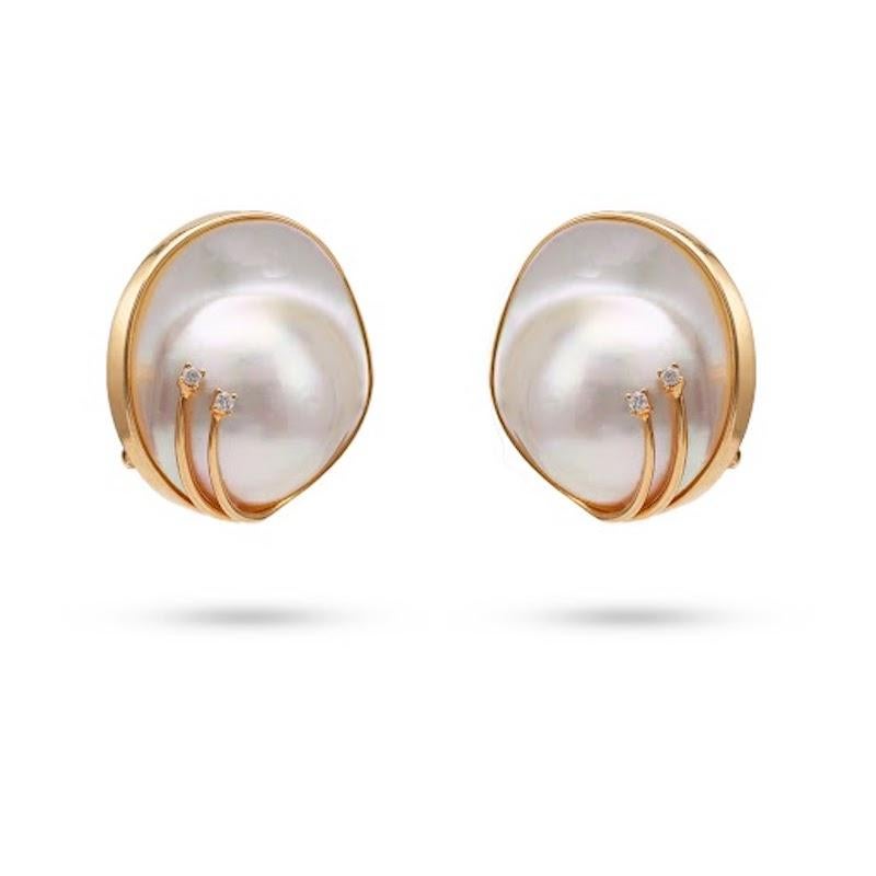 Mid-Century Mabe Pearl Diamond 14k Yellow Gold Clip On Earrings In Good Condition In Beverly Hills, CA