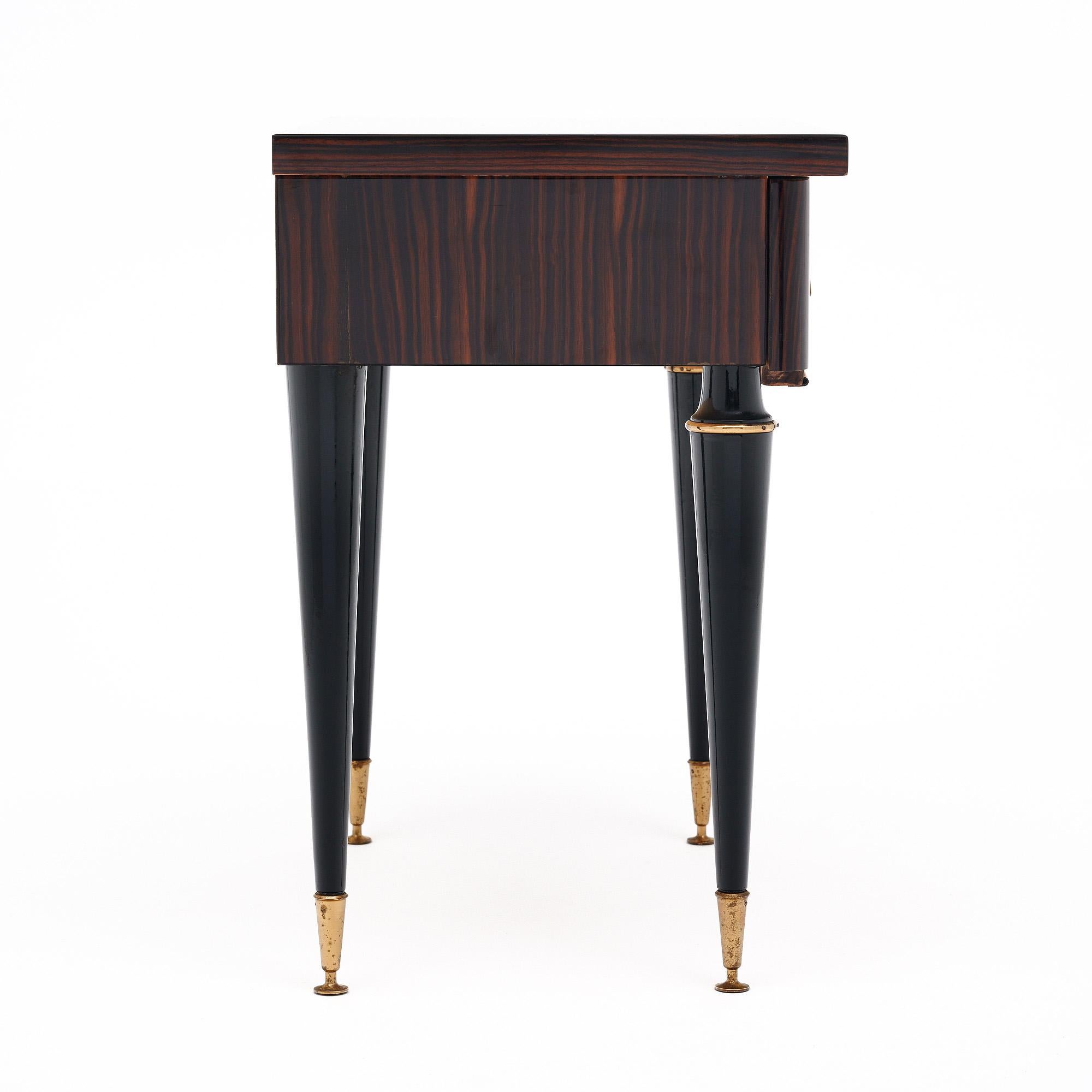 Mid-Century Makassar aus Ebenholz Beistelltische (Moderne der Mitte des Jahrhunderts)