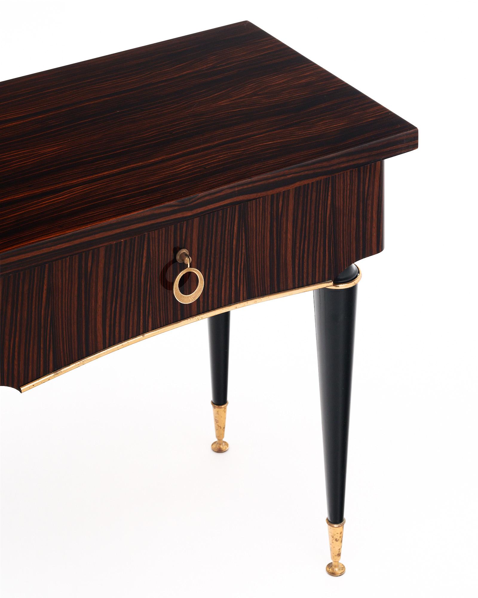 Mid-Century Makassar aus Ebenholz Beistelltische (Französisch)