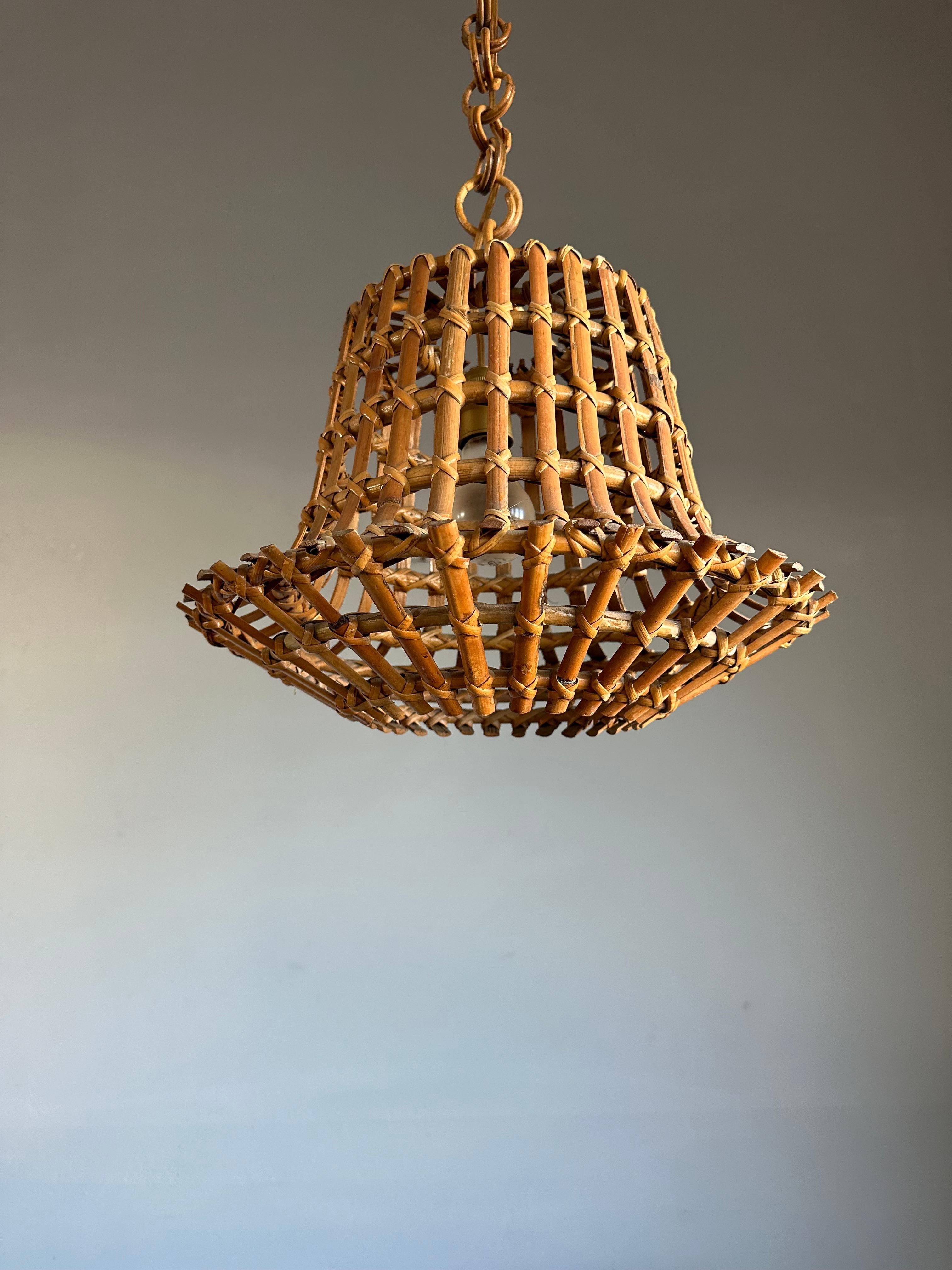 Patiné Mid-Century Made Italian Design Organic Bamboo & Woven Wicker Suspension Light 1960 en vente