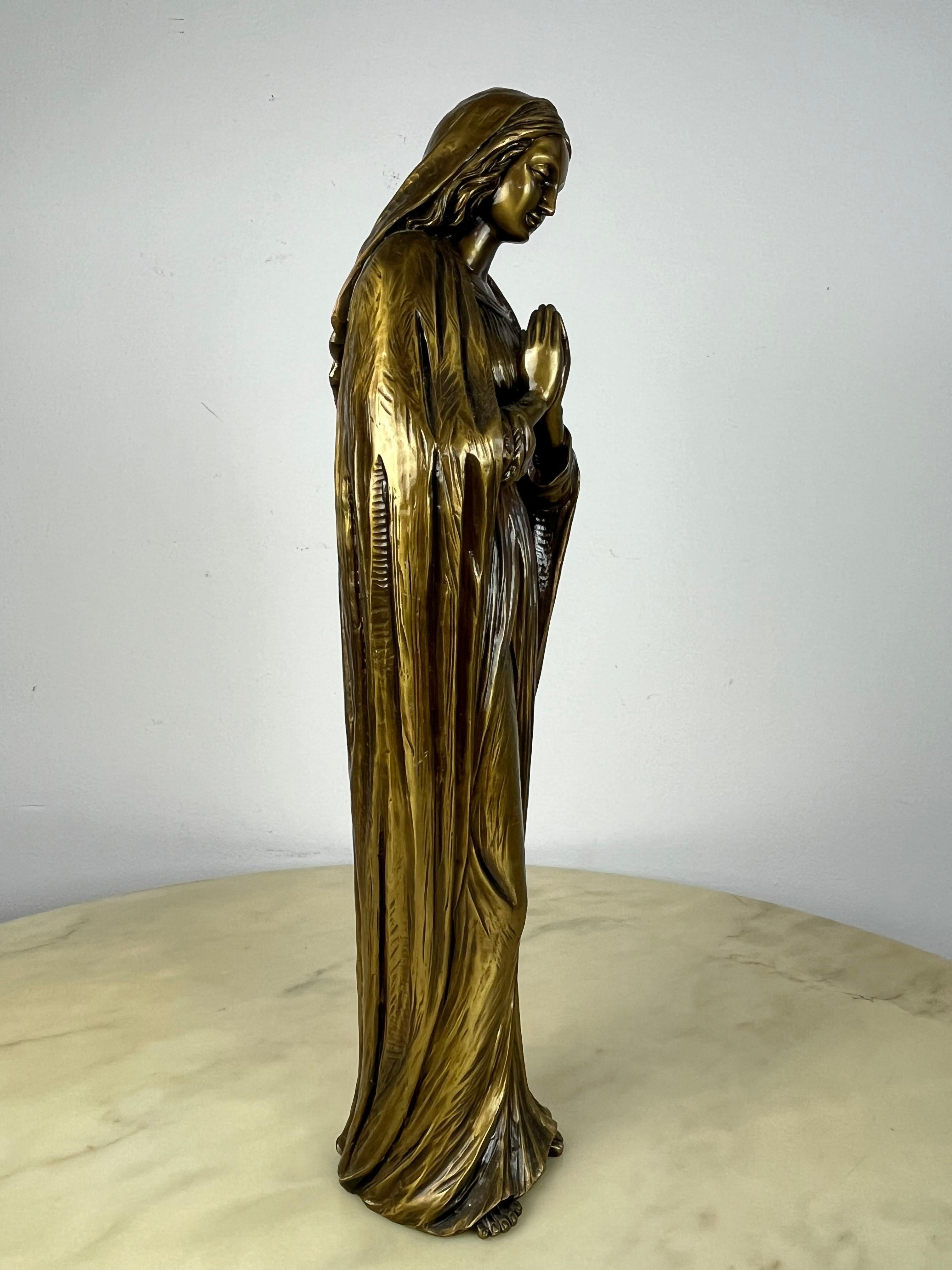 Madonna-Bronzestatue aus der Mitte des Jahrhunderts 64 cm  im Angebot 2