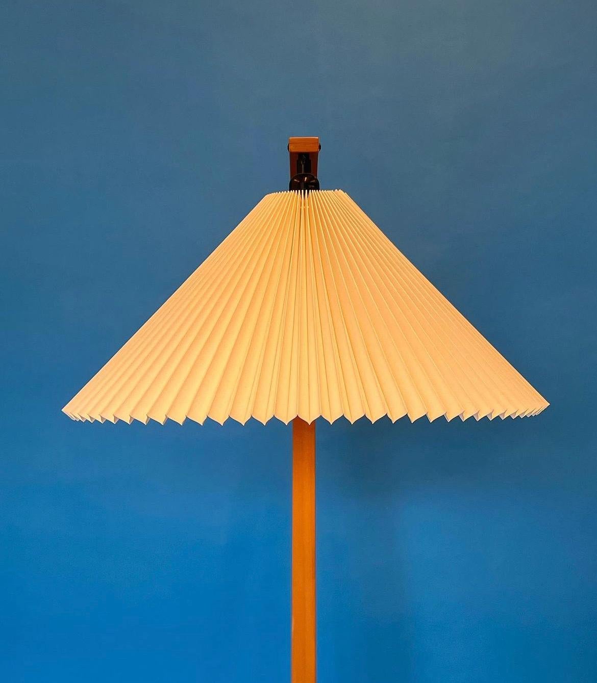 Mid-Century Mads Caprani Bentwood Floor Lamp  In Good Condition For Sale In Raleigh, NC