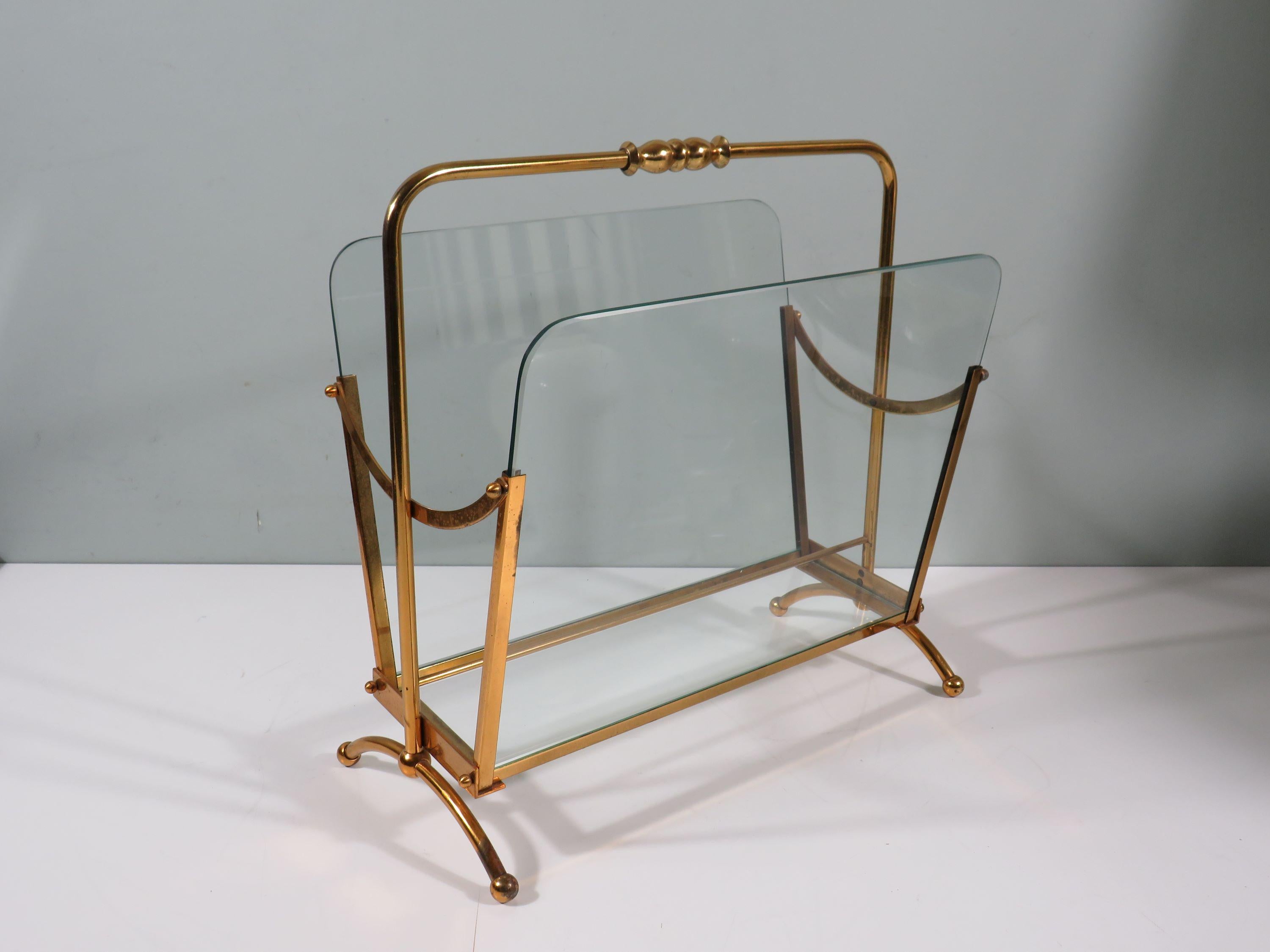 Hollywood Regency Mid century  magazine rack, brass and glass, Italy 1950-1960 For Sale