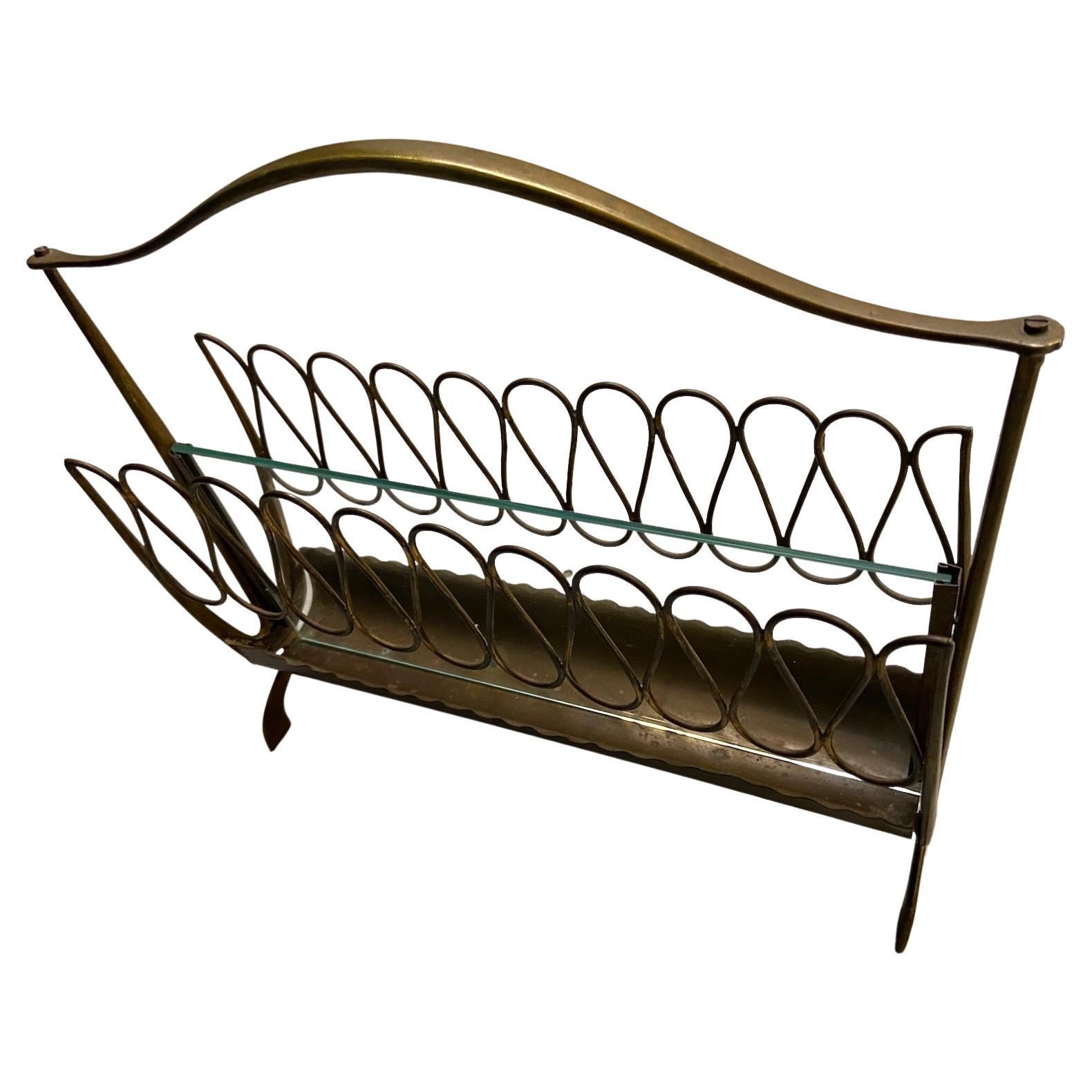 Italian Midcentury Magazine Rack in the Style of Gio Ponti, Brass and Glass For Sale
