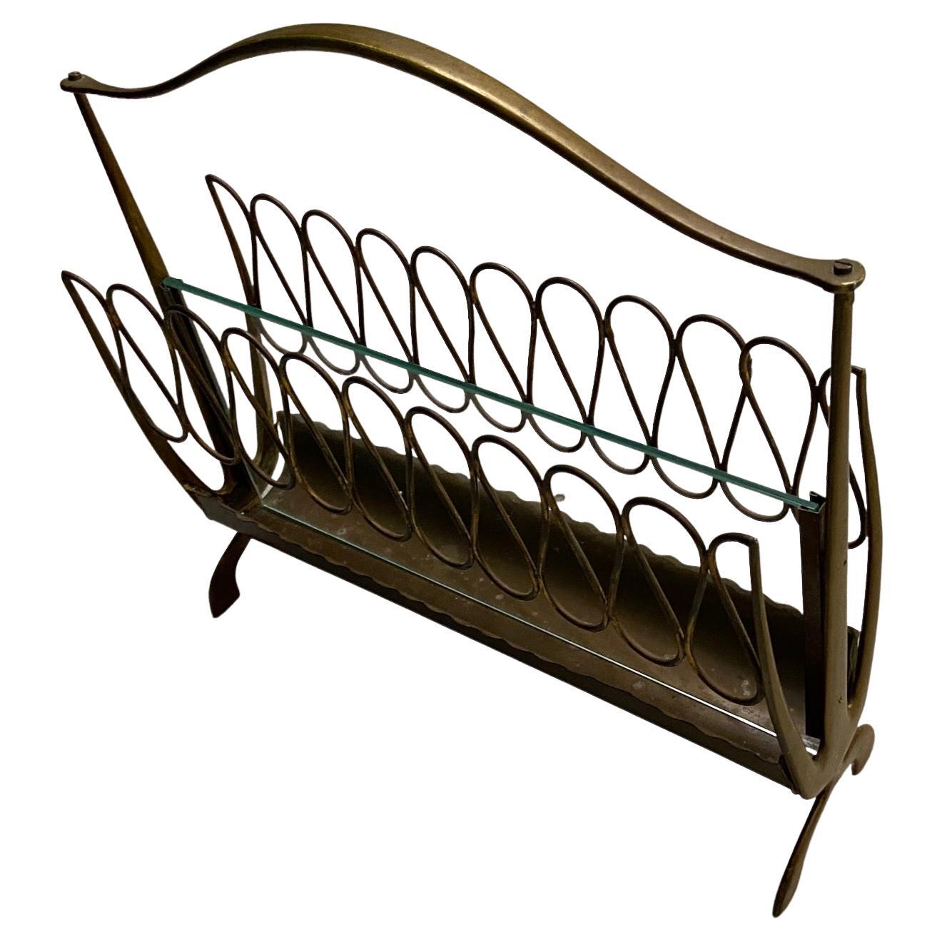 20th Century Midcentury Magazine Rack in the Style of Gio Ponti, Brass and Glass For Sale