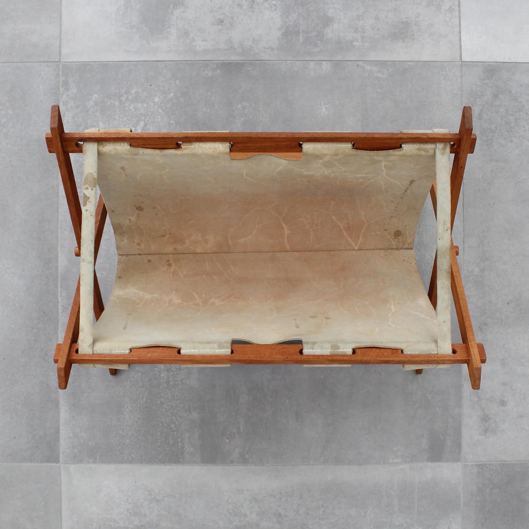 Mid-century magazine rack, suede leather and teak, Sweden, 1960s In Fair Condition For Sale In Forserum, SE