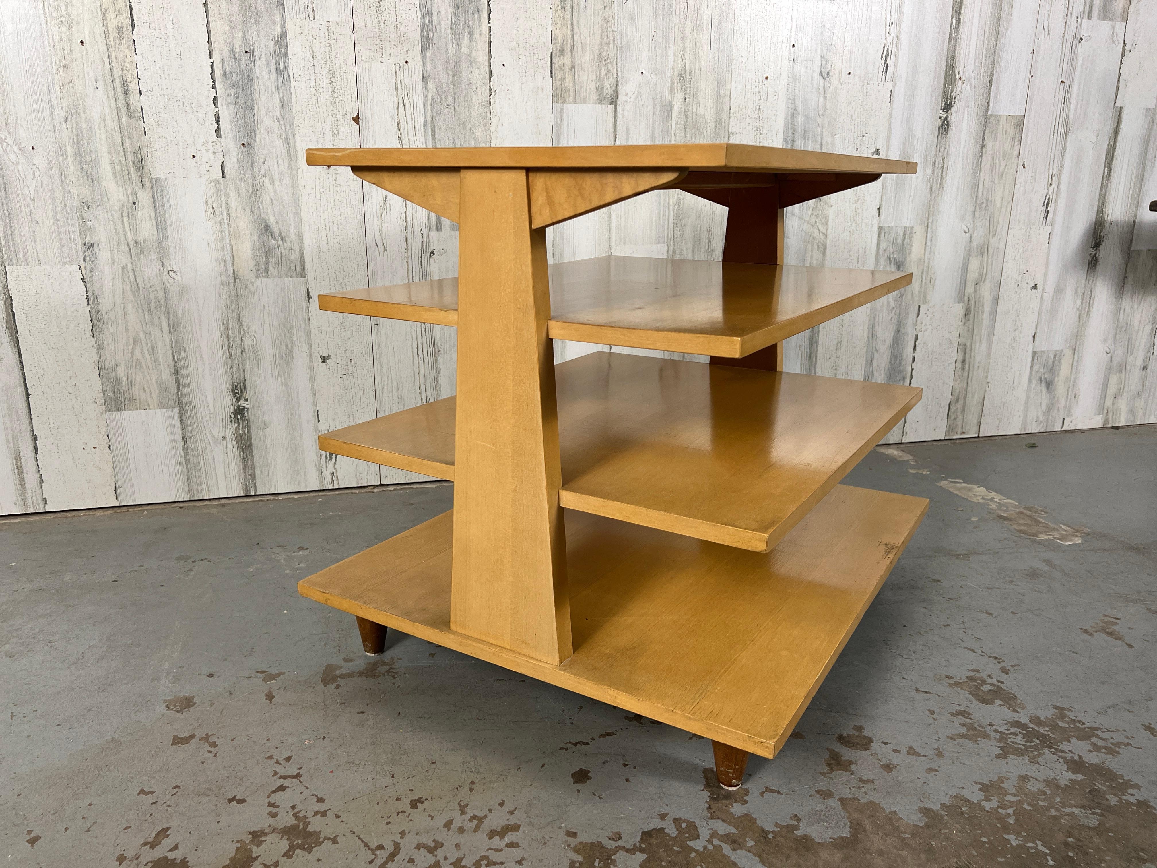 Mid Century Magazine Tree  In Good Condition For Sale In Denton, TX