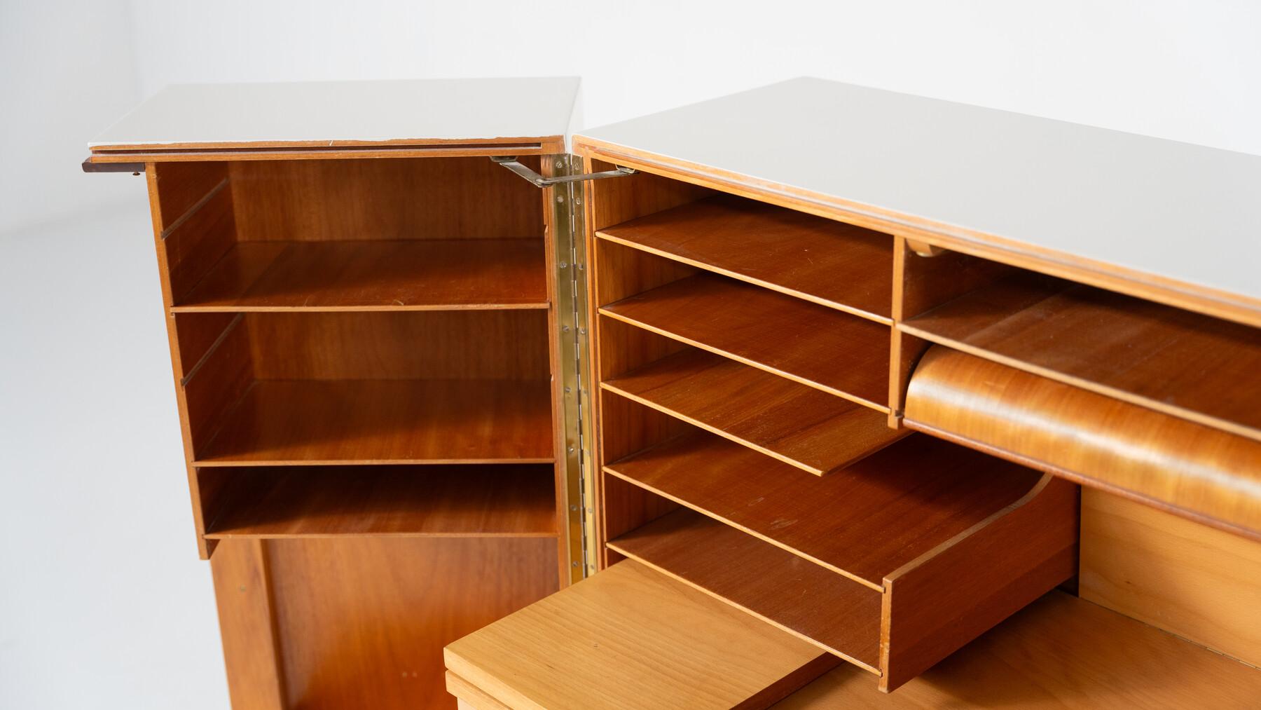 Bureau magique du milieu du siècle par Mummenthaler & Meier, Suisse, 1955 Bon état - En vente à Brussels, BE