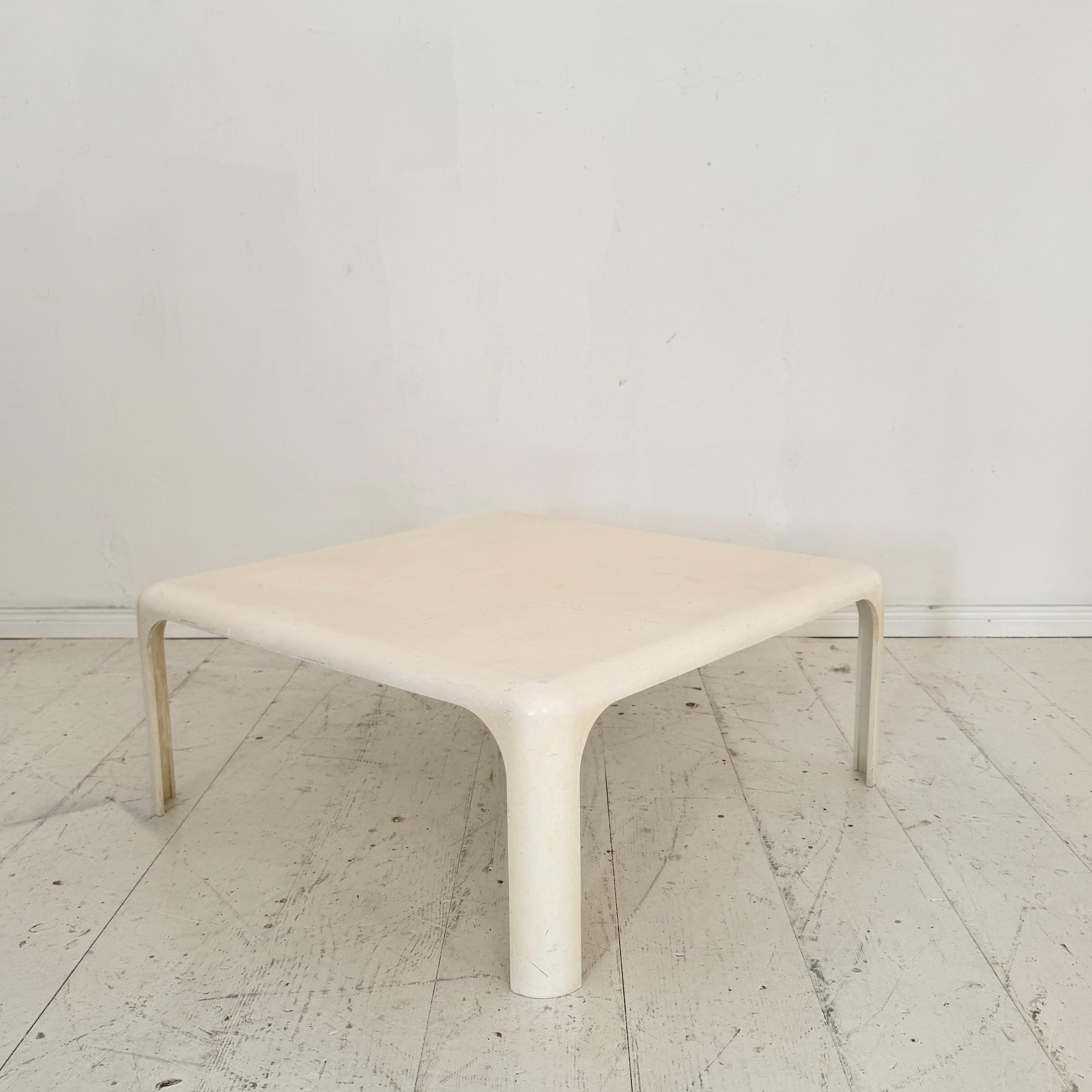 Late 20th Century Mid Century Magistretti Coffee Table Demetrio 70, Artemide Milano, around 1970 For Sale