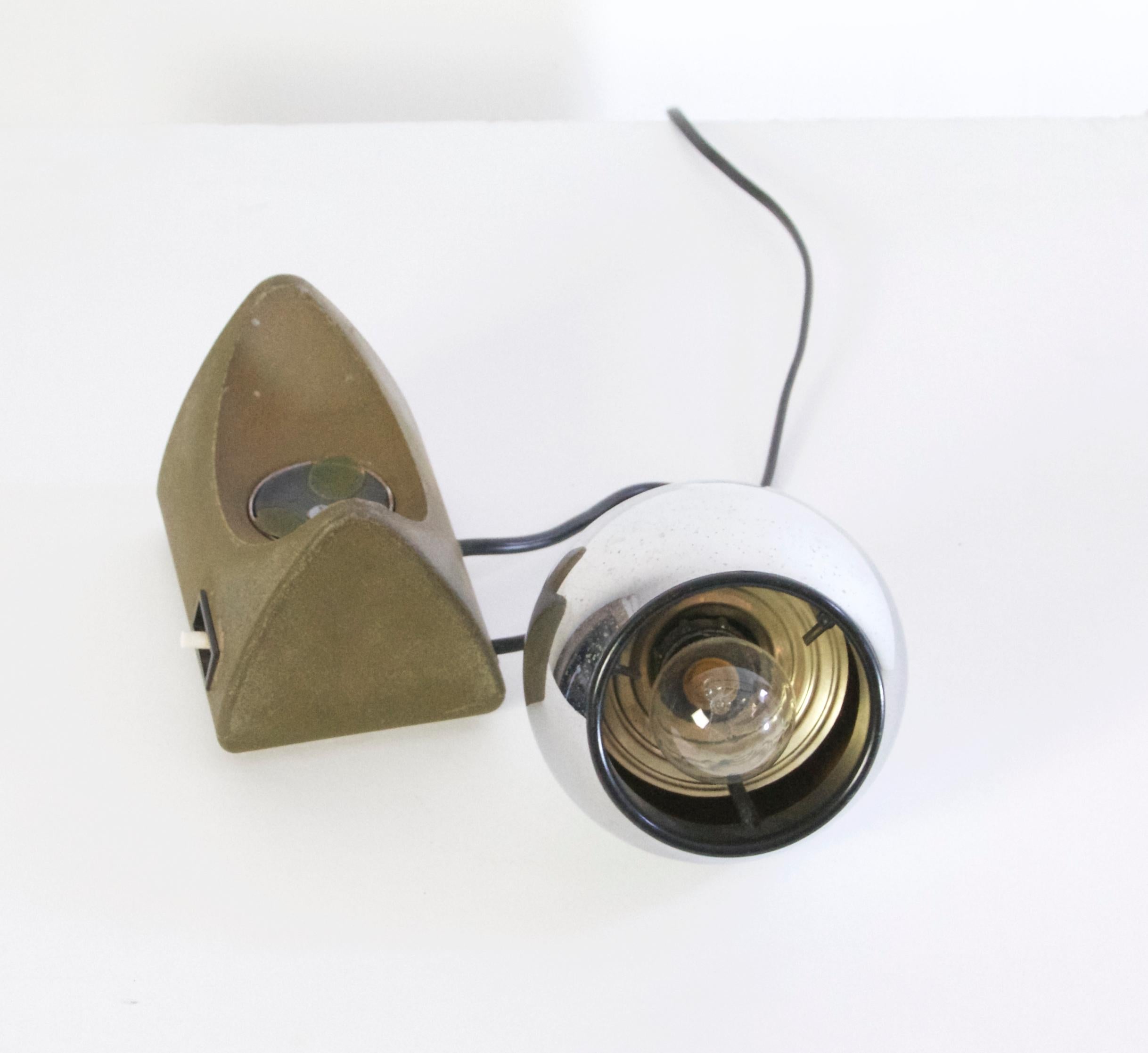 Mid Century Magnetic Eyeball Table Lamp In Good Condition For Sale In Albano Laziale, Rome/Lazio