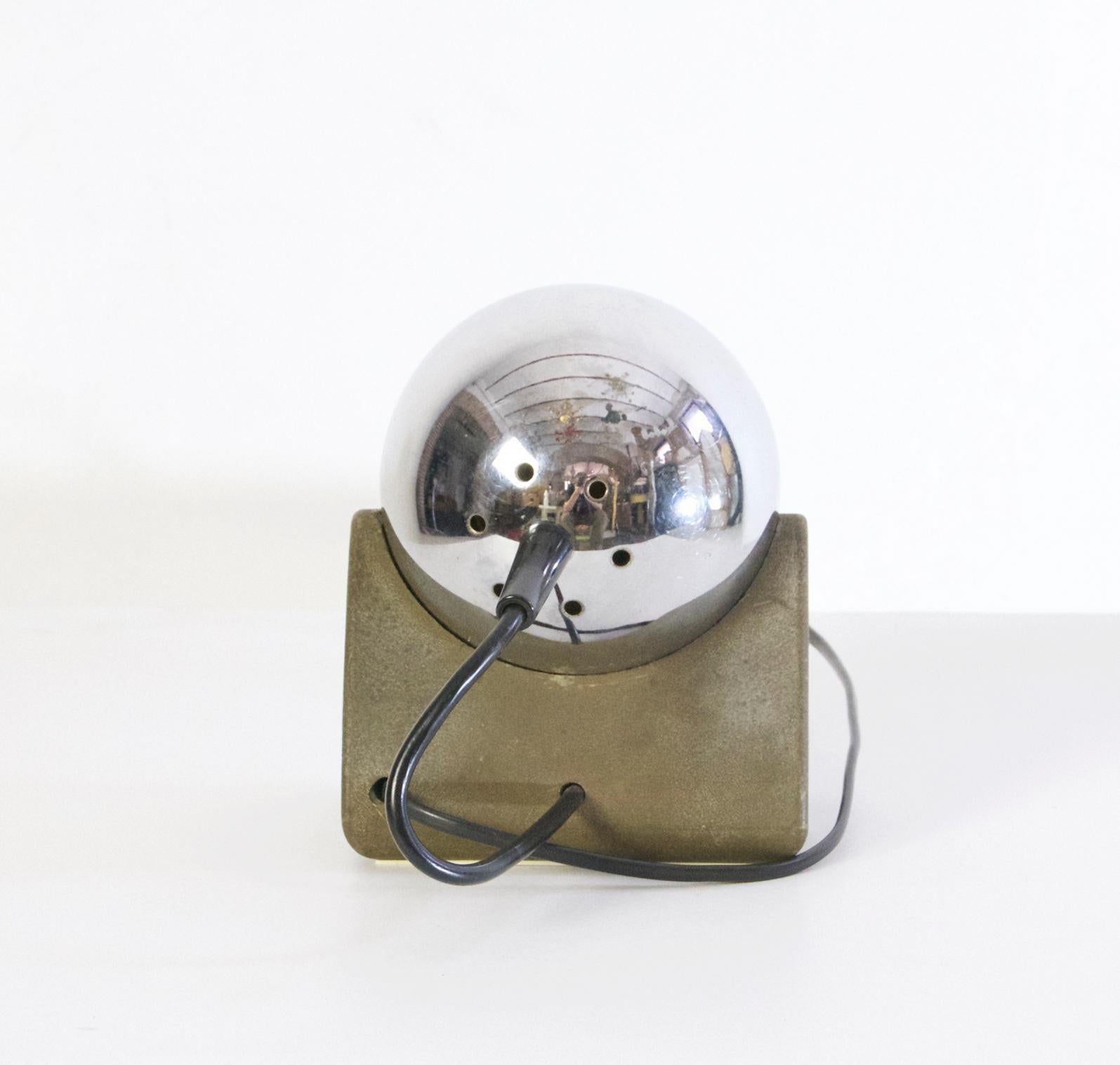 Late 20th Century Mid Century Magnetic Eyeball Table Lamp For Sale