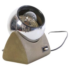 Lampada da tavolo a forma di bulbo oculare magnetico del metà del secolo scorso