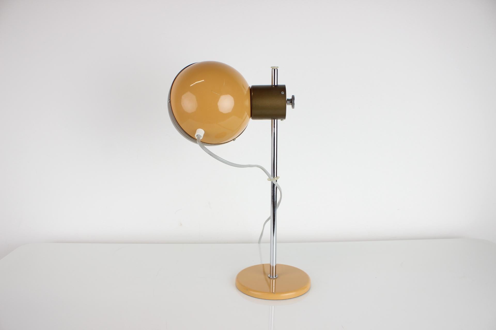Lámpara de mesa magnética de mediados de siglo Drukov, años 70 en Bueno estado para la venta en Praha, CZ