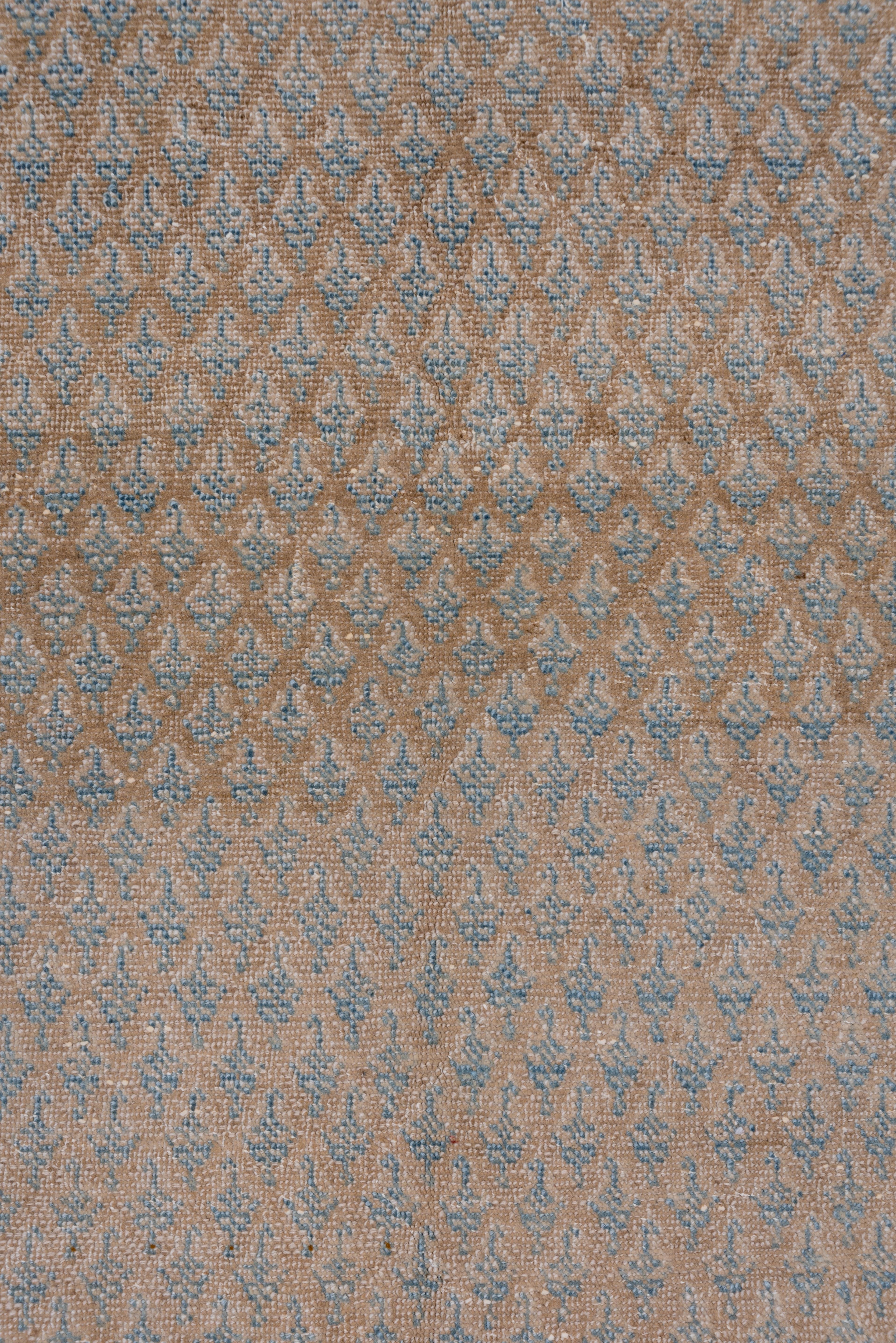 Hand-Knotted Midcentury Mahal Carpet, Neutral Palete, Blue Accents For Sale