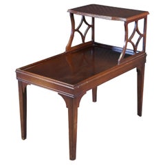 Mid Century Mahagoni 2 tiered Laubsägearbeit Ende Seite Akzent Tisch 26"