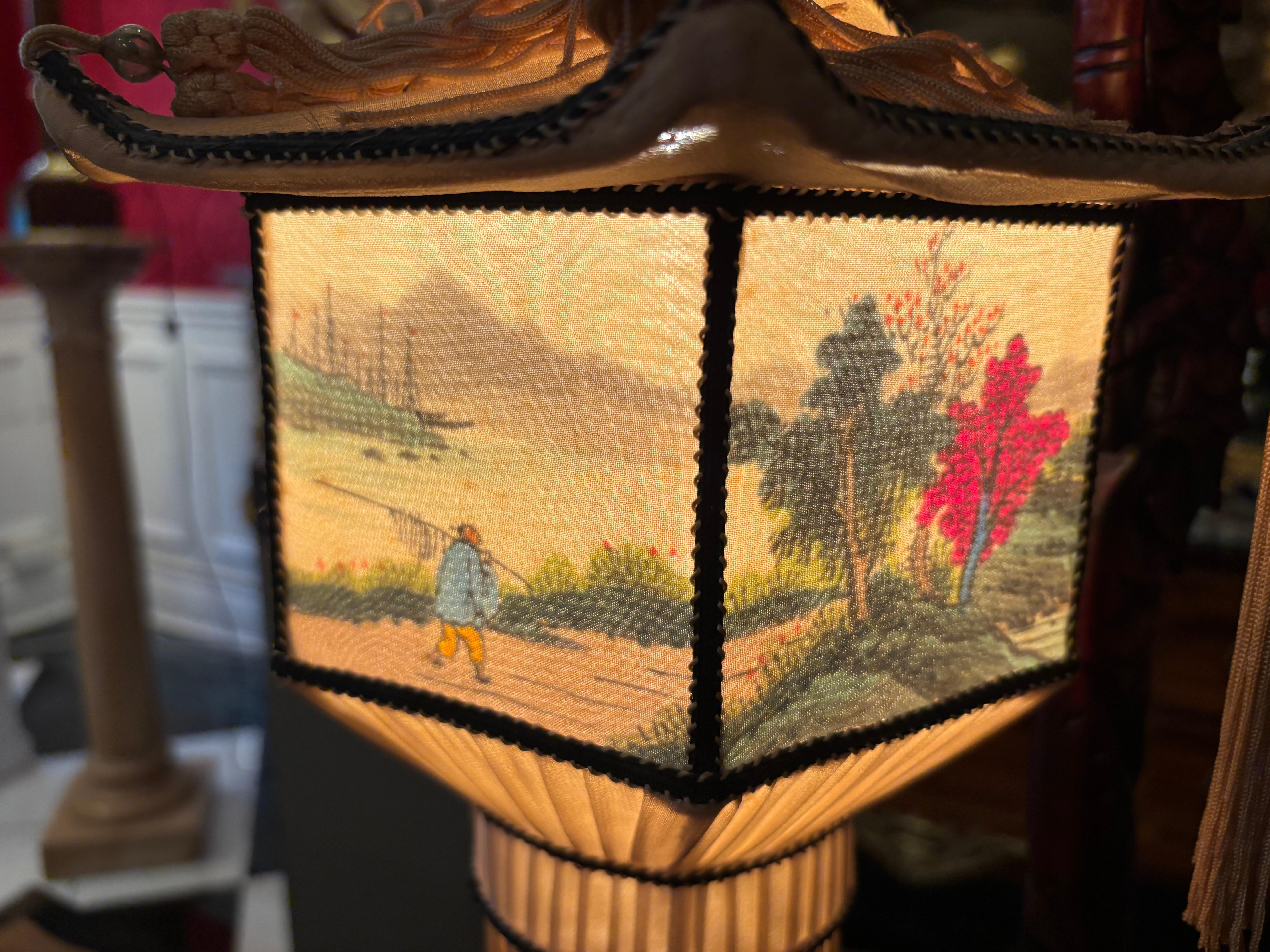 Cinese Lampada a lanterna con drago cinese di metà secolo in mogano in vendita