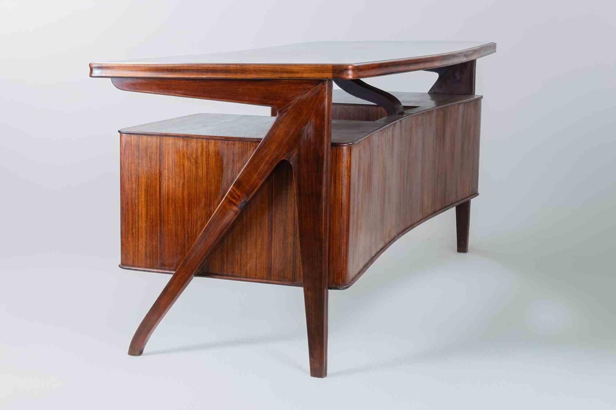 Moderno Scrivania in mogano della metà del secolo scorso attribuita a Vittorio Dassi, anni '50 in vendita