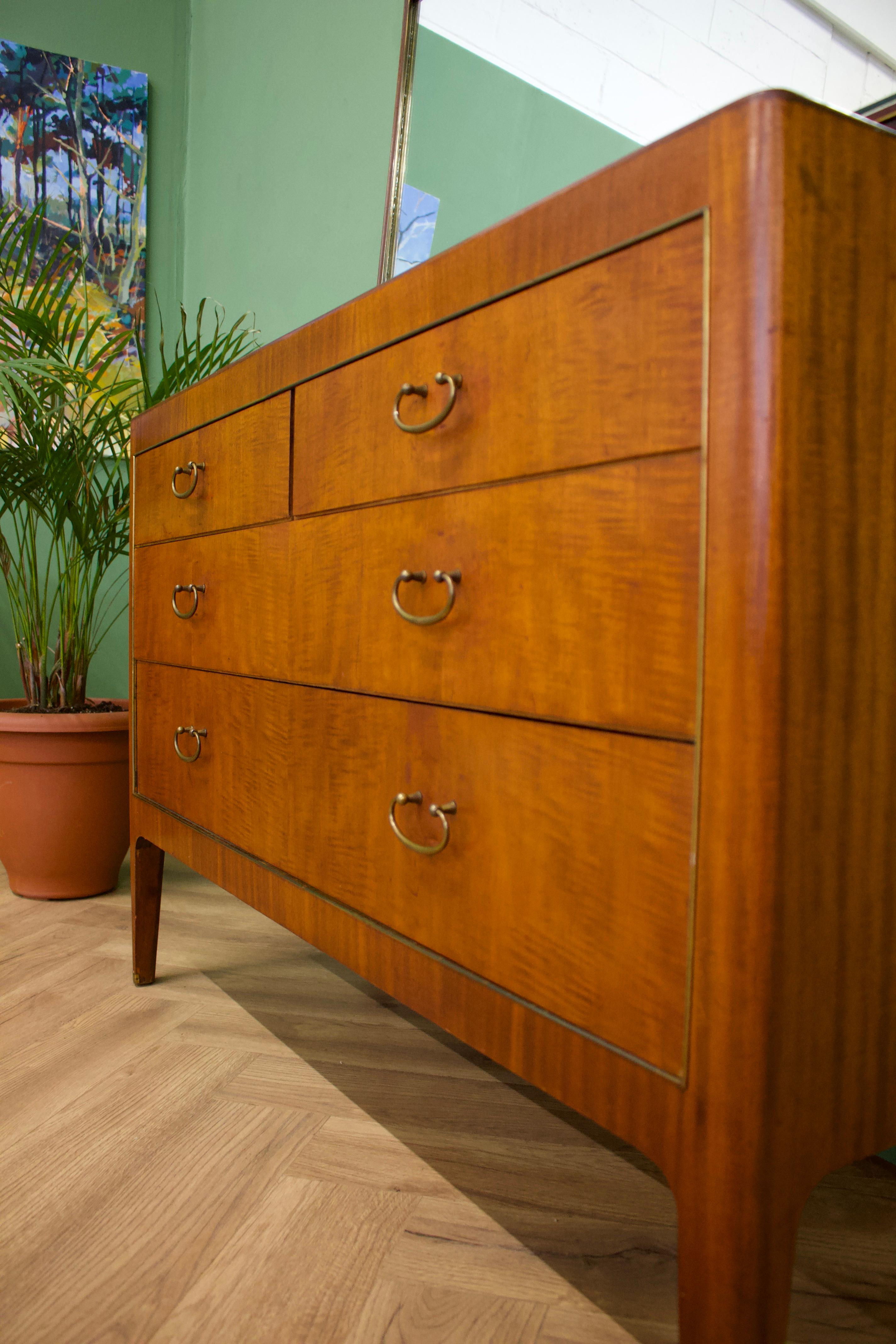 Veneer Midcentury Mahogany Dressing Chest by Greaves and Thomas, 1950s For Sale