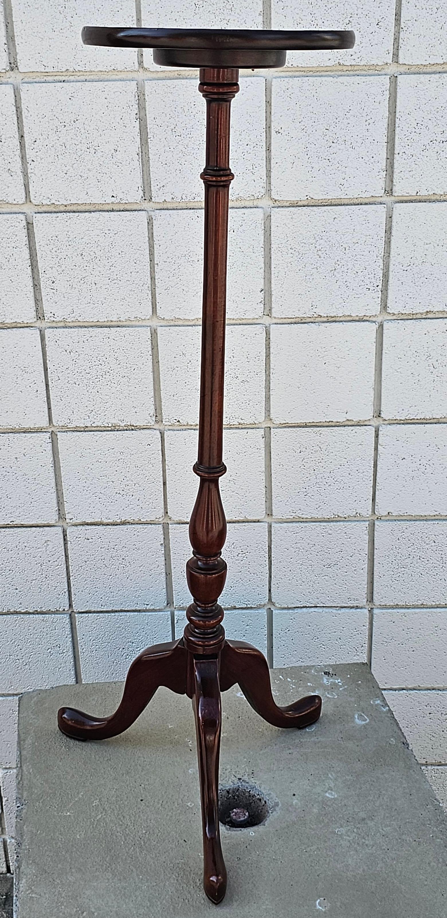 Mid Century Mahogany Pedestal Snake Trifid Stand  In Good Condition For Sale In Germantown, MD