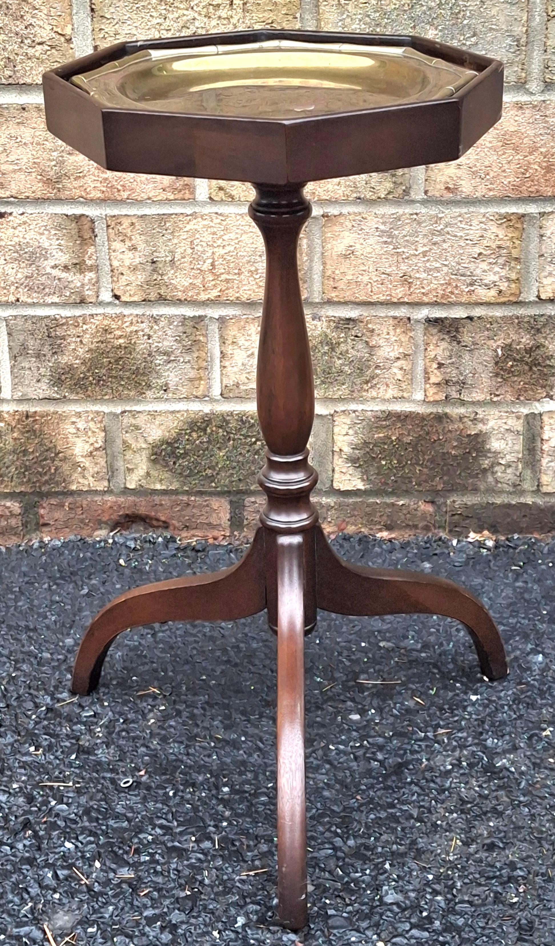 Georgian Mid Century Mahogany Spide Legs Octogonal Candle Stand With Brass Tray Top For Sale