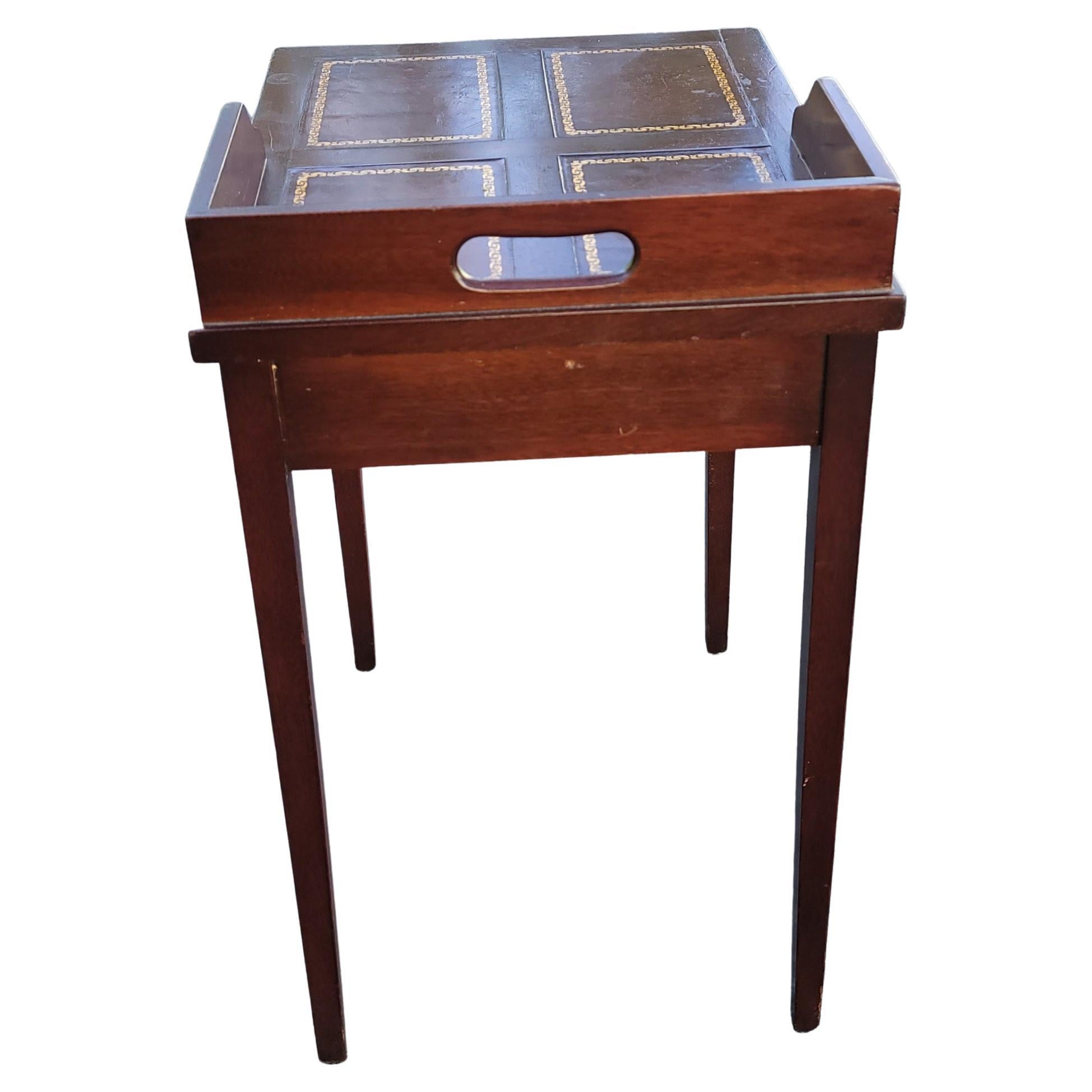 Mid-Century Mahogany Stinciled Leather Top Candle Stand Side Table In Good Condition For Sale In Germantown, MD