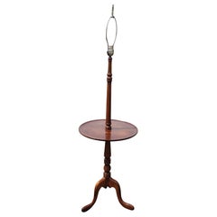 Table lampadaire tripode à pieds de serpent en acajou du milieu du siècle dernier