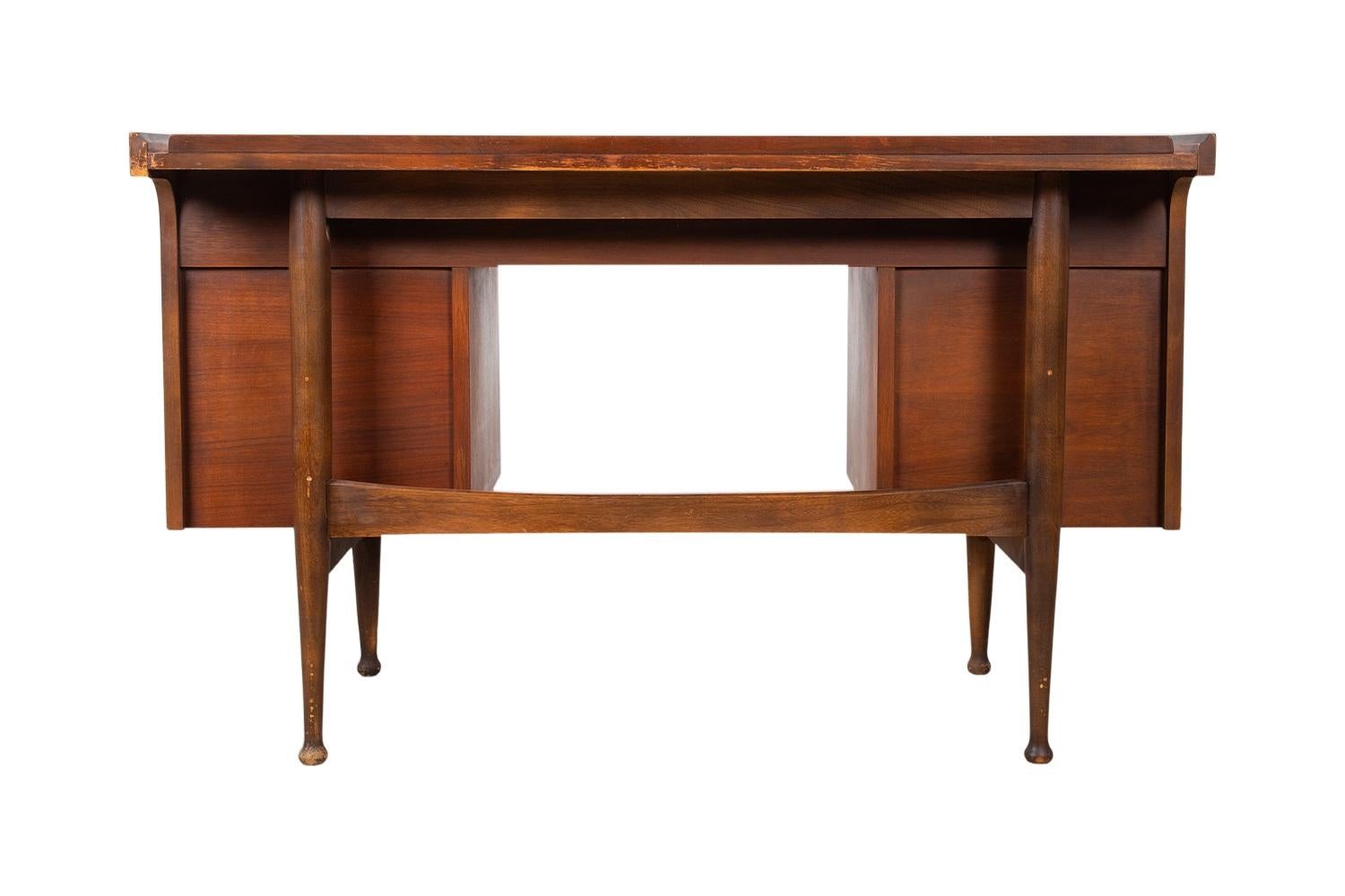 Mid-Century Mainline Hooker Floating Walnut Desk For Sale 4