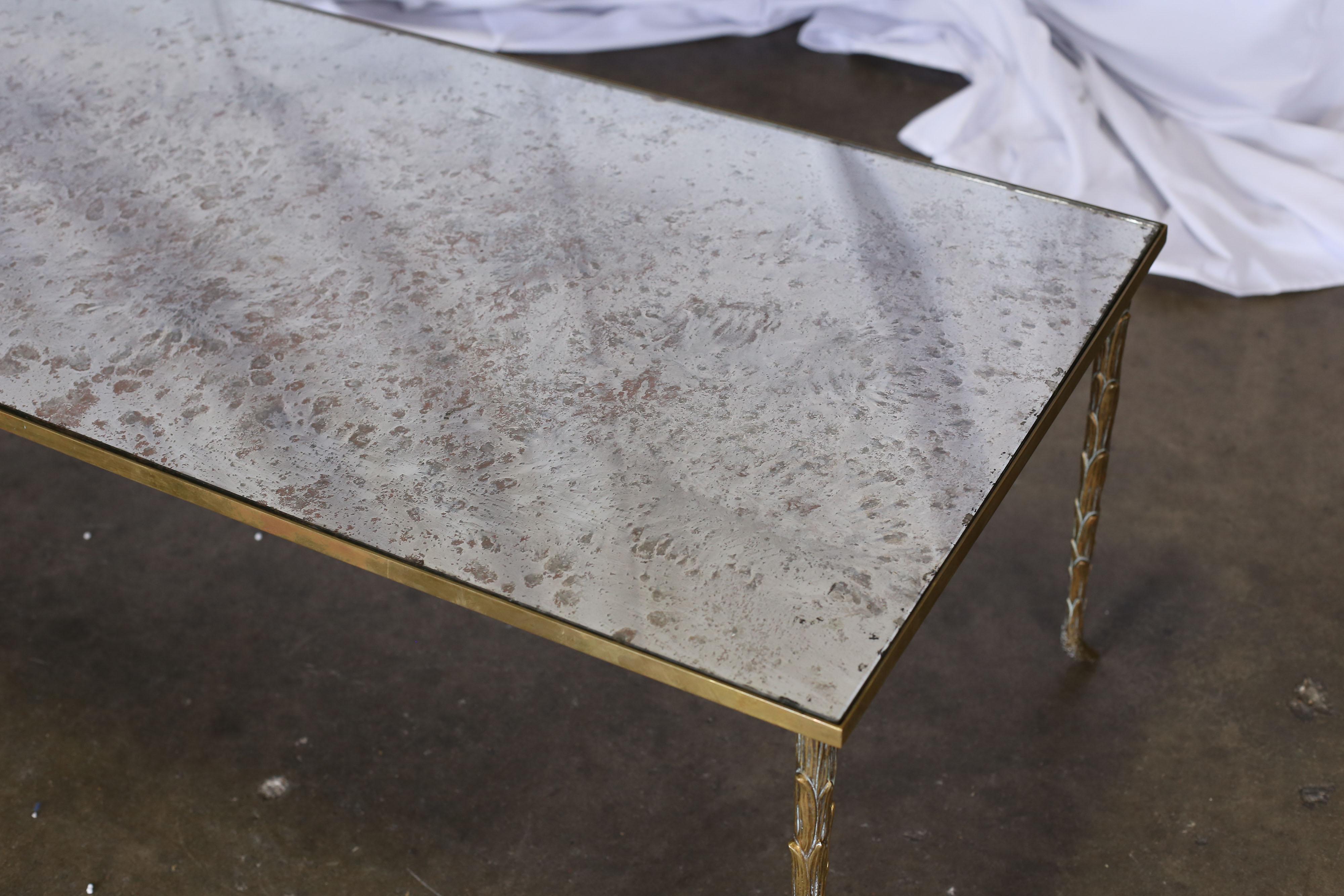 Français Table basse française en bronze de la Maison Bagues du milieu du siècle dernier en vente