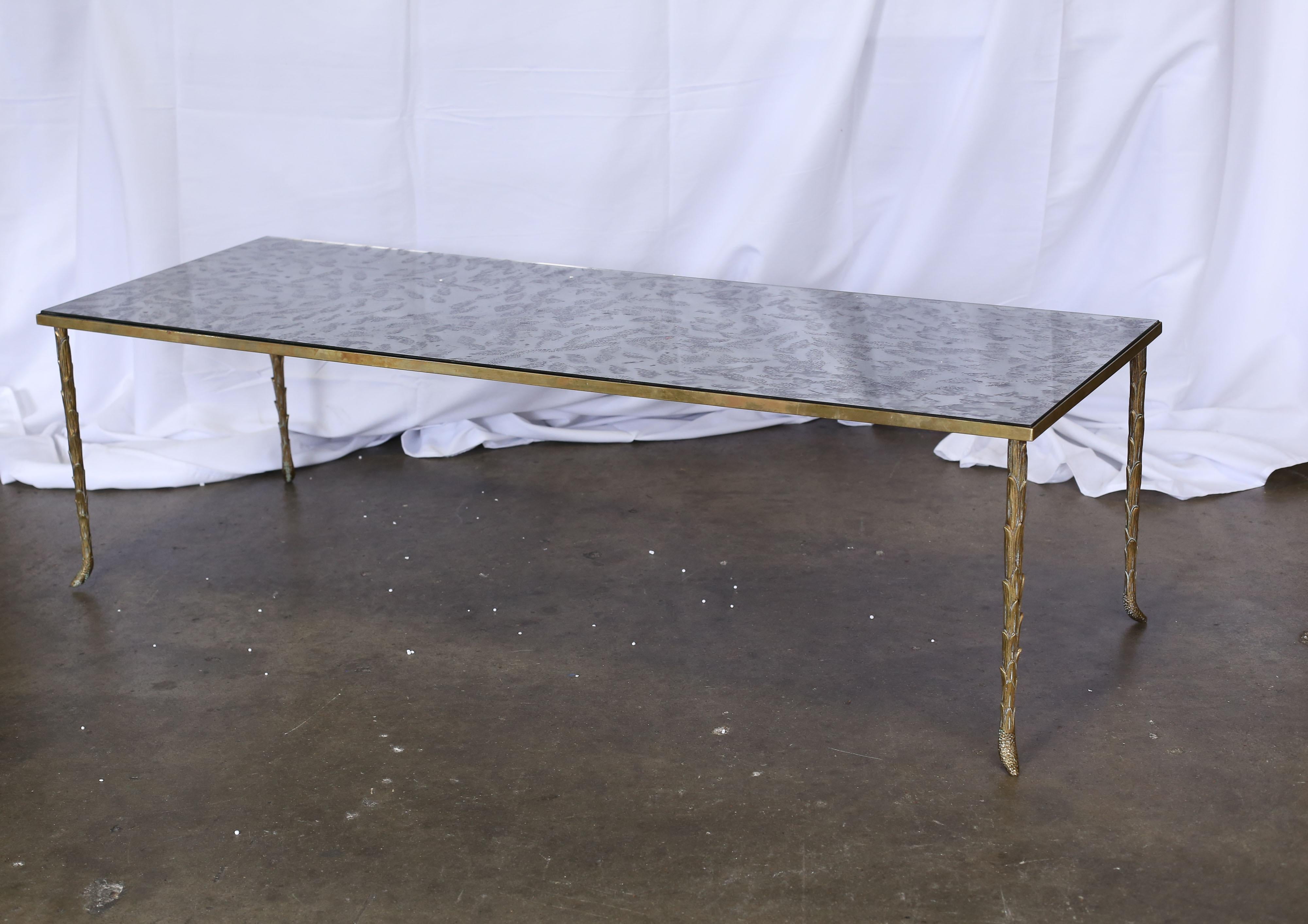 Table basse française en bronze de la Maison Bagues du milieu du siècle dernier en vente 3