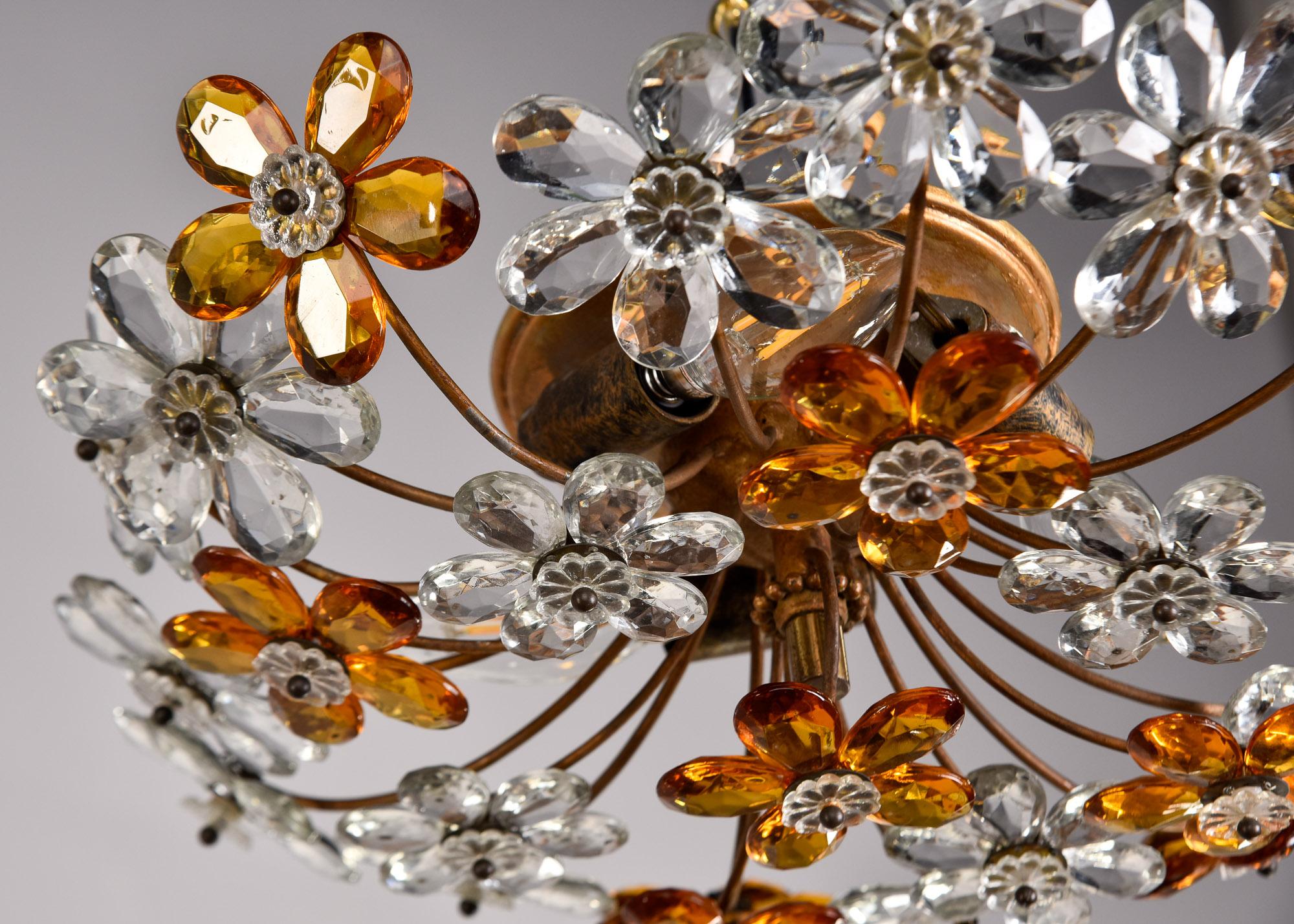 Plafonnier à fleur en cristal de style Maison Bagues du milieu du siècle dernier en vente 4