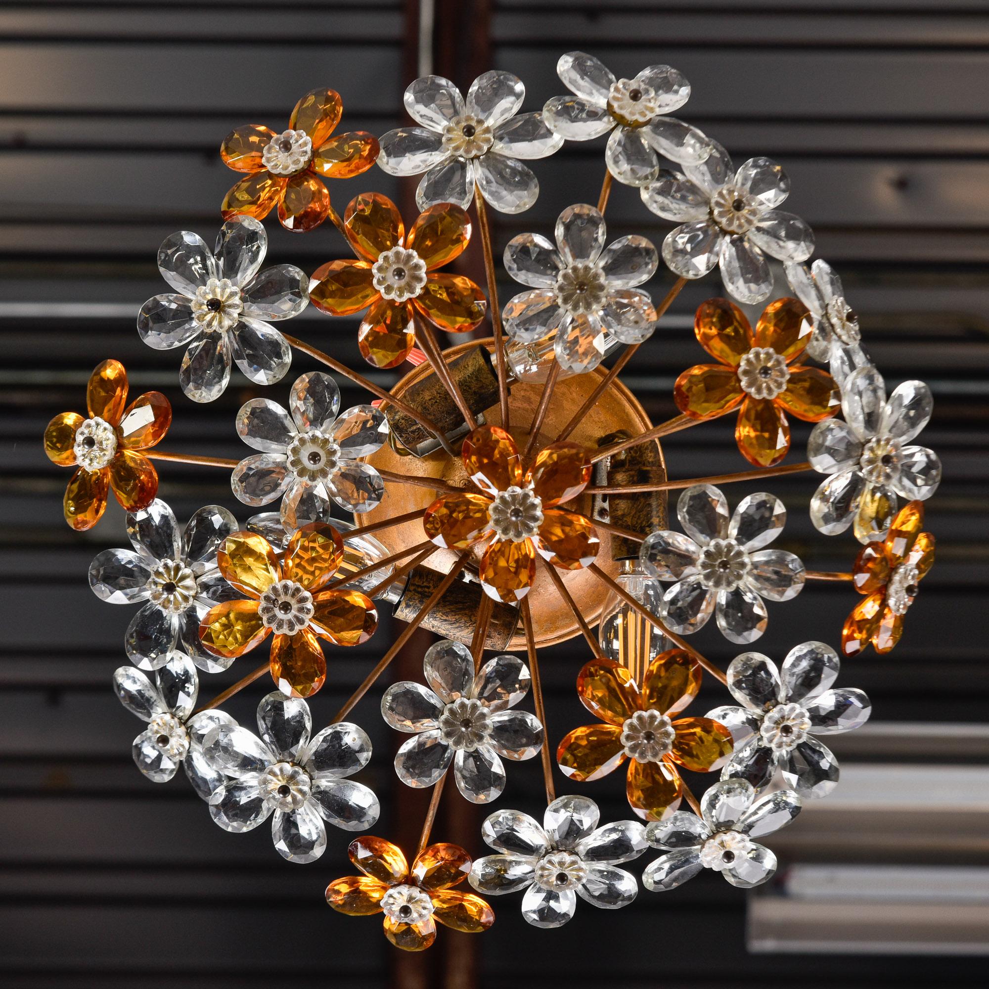 Plafonnier à fleur en cristal de style Maison Bagues du milieu du siècle dernier en vente 5