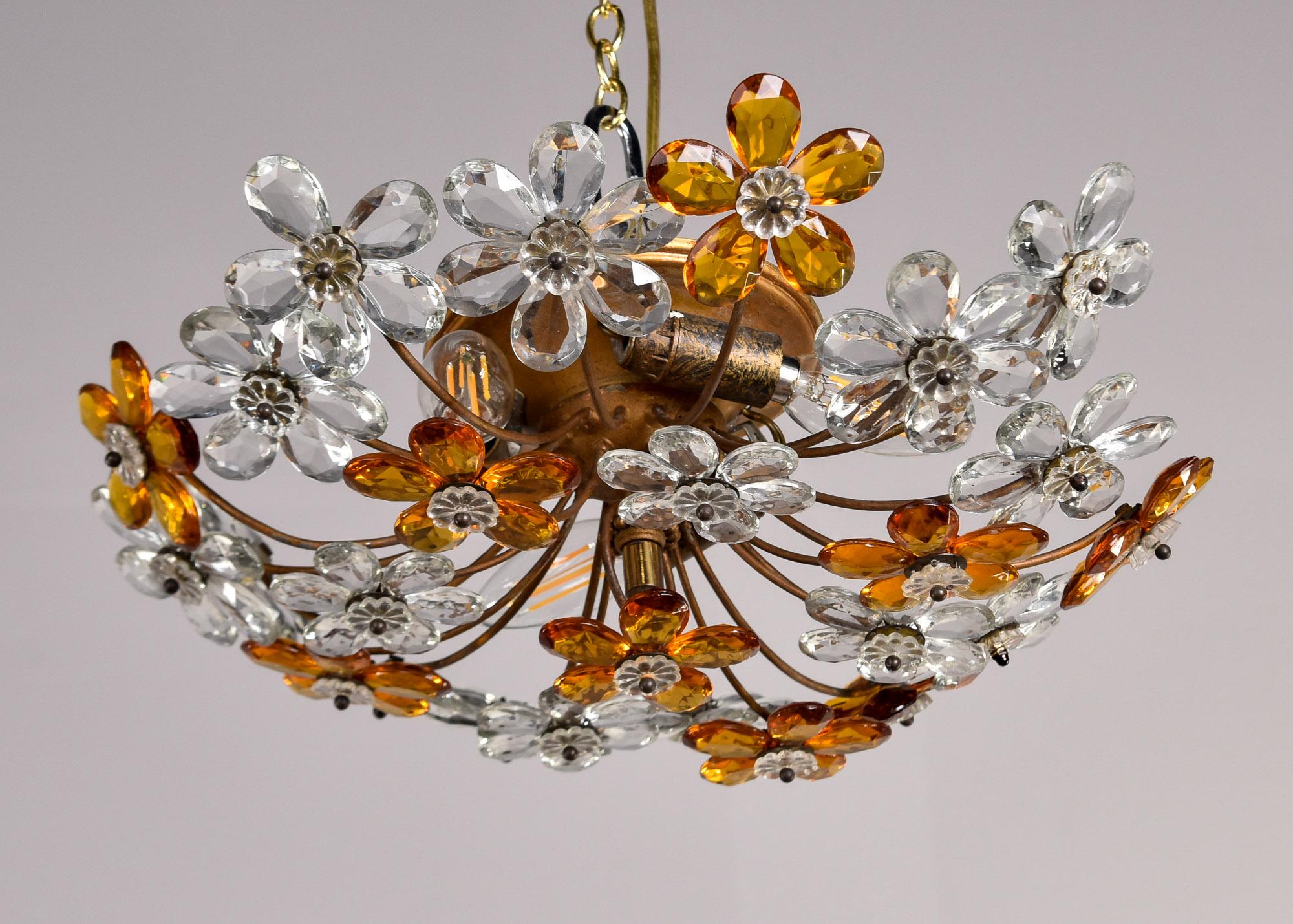 Français Plafonnier à fleur en cristal de style Maison Bagues du milieu du siècle dernier en vente